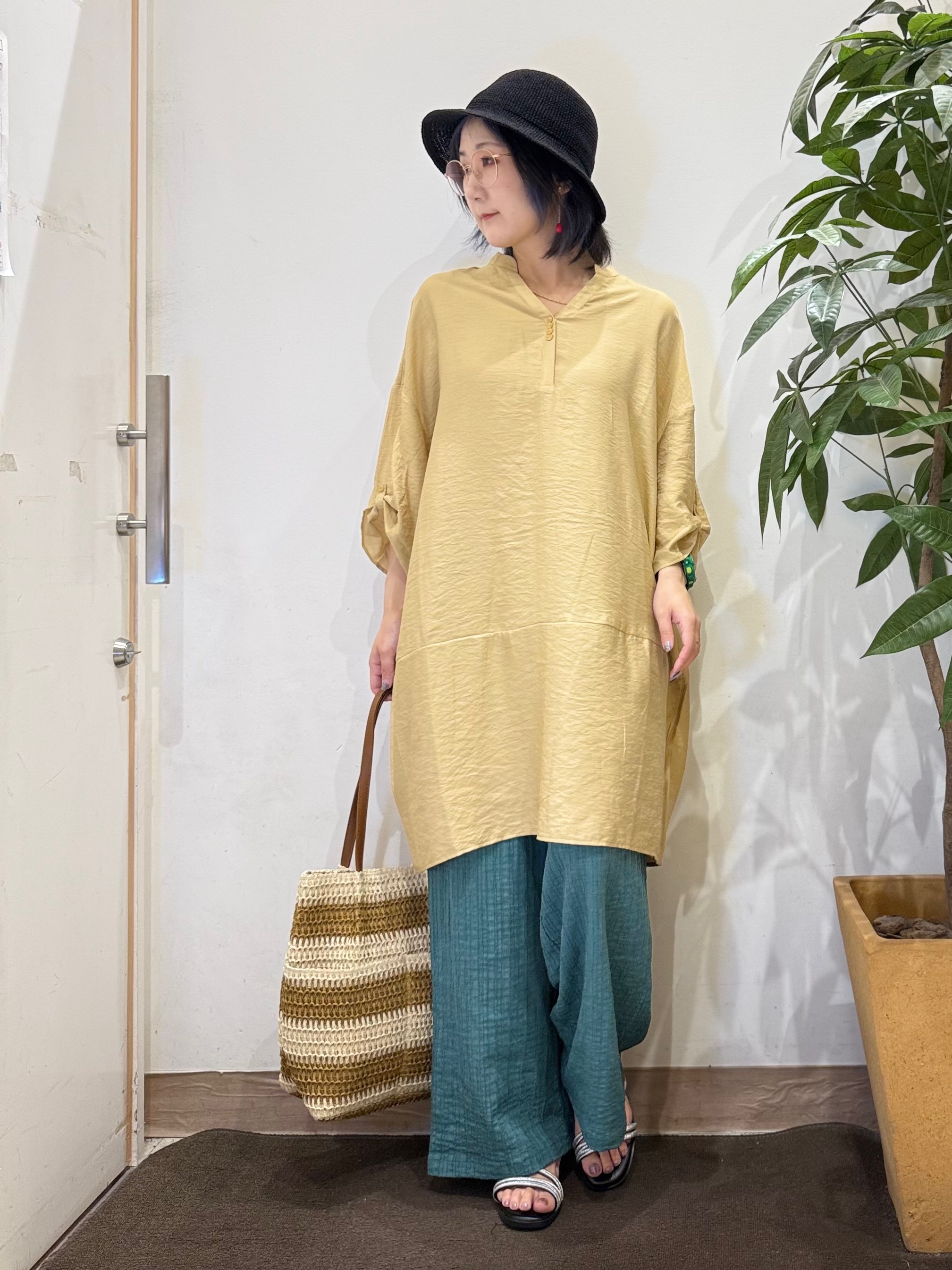 misakiさんの「SHOO･LA･RUE｜【S-LL/洗濯後しわになりにくい】ゆるっと体型カバー 7分袖コクーンチュニック」を使ったコーディネート