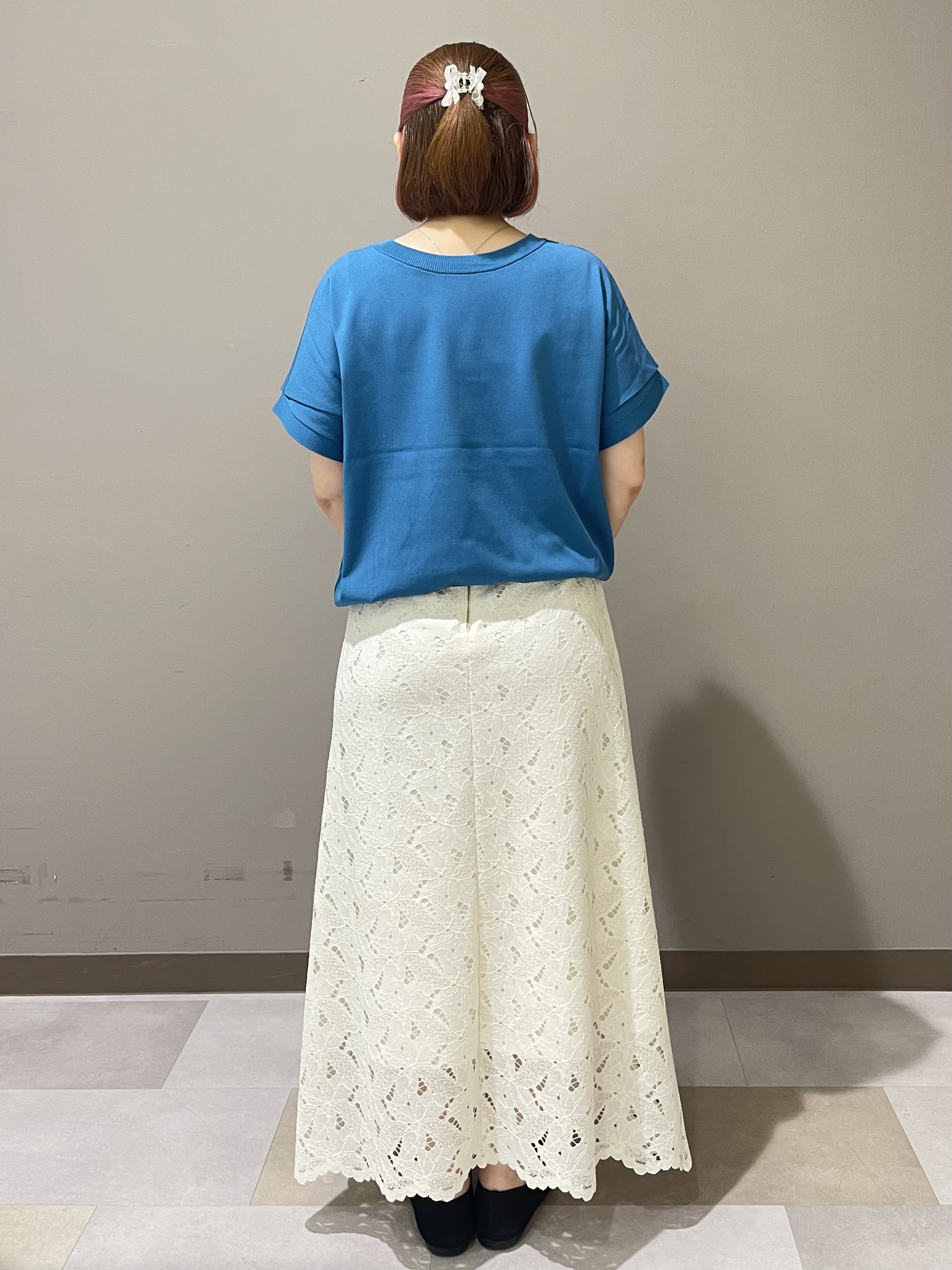 Tomoさんの「UNTITLED｜【肌に張りつきにくい/前後2WAY】ドライタッチコットンプルオーバー」を使ったコーディネート