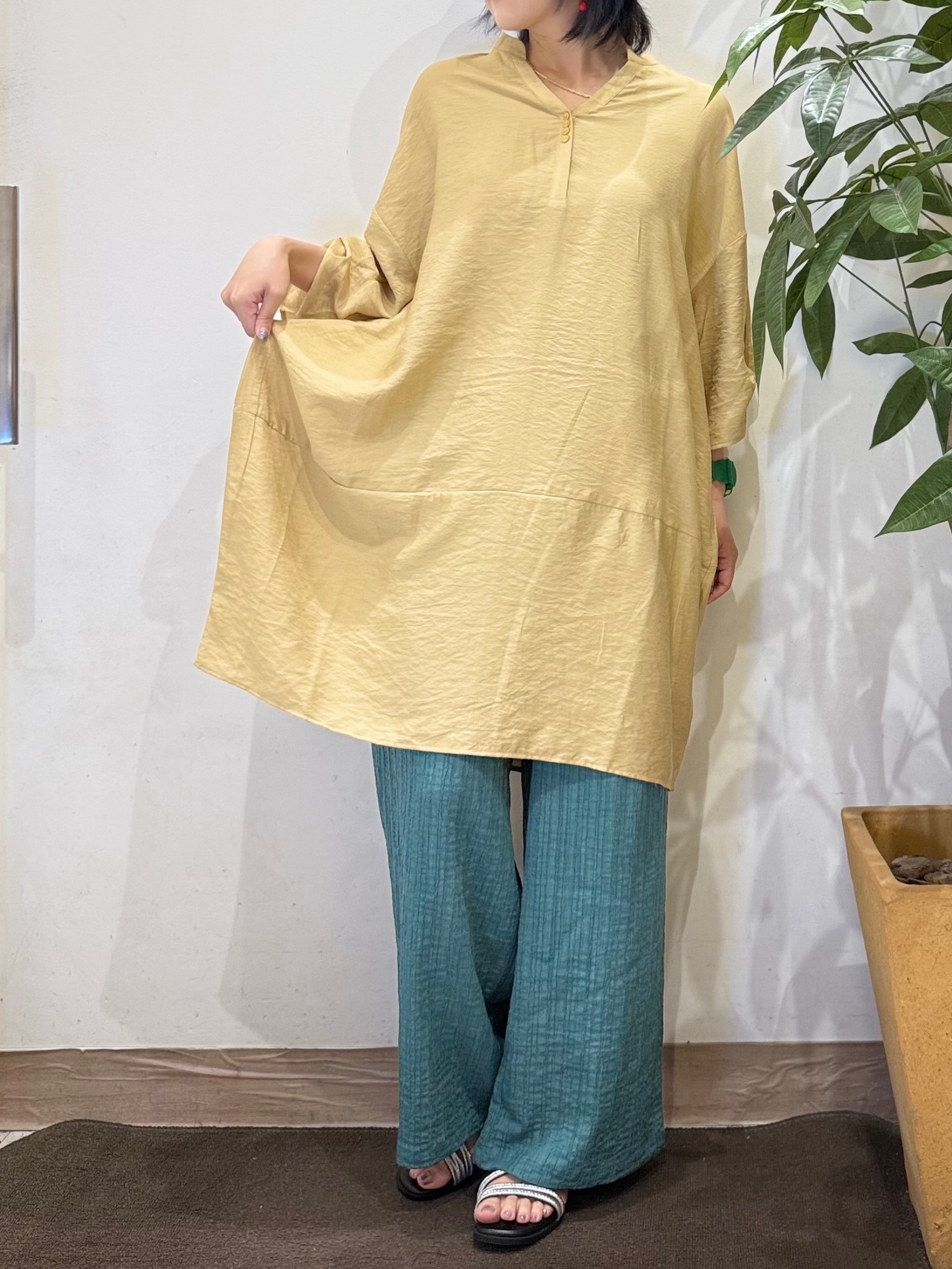 misakiさんの「SHOO･LA･RUE｜【S-LL/洗濯後しわになりにくい】ゆるっと体型カバー 7分袖コクーンチュニック」を使ったコーディネート