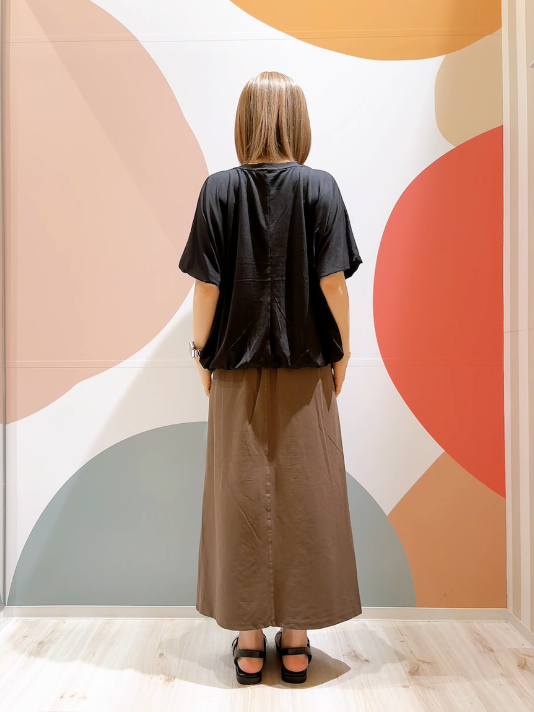 長男さんの「SHOO･LA･RUE｜【洗濯機可/体型カバー】インせず着られる バルーンデザインTシャツ」を使ったコーディネート