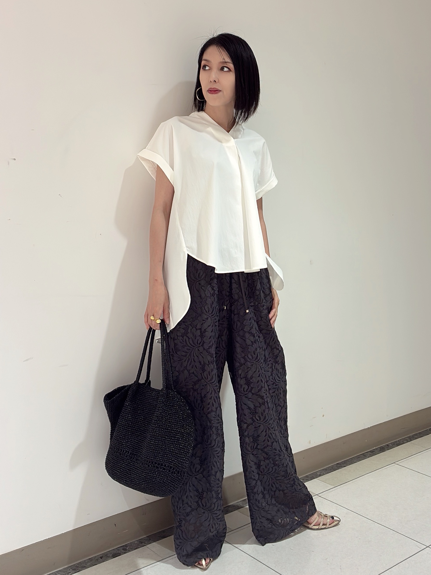 環さんの「UNTITLED｜【吸水速乾/接触冷感】バックプリーツデザインブラウス」を使ったコーディネート