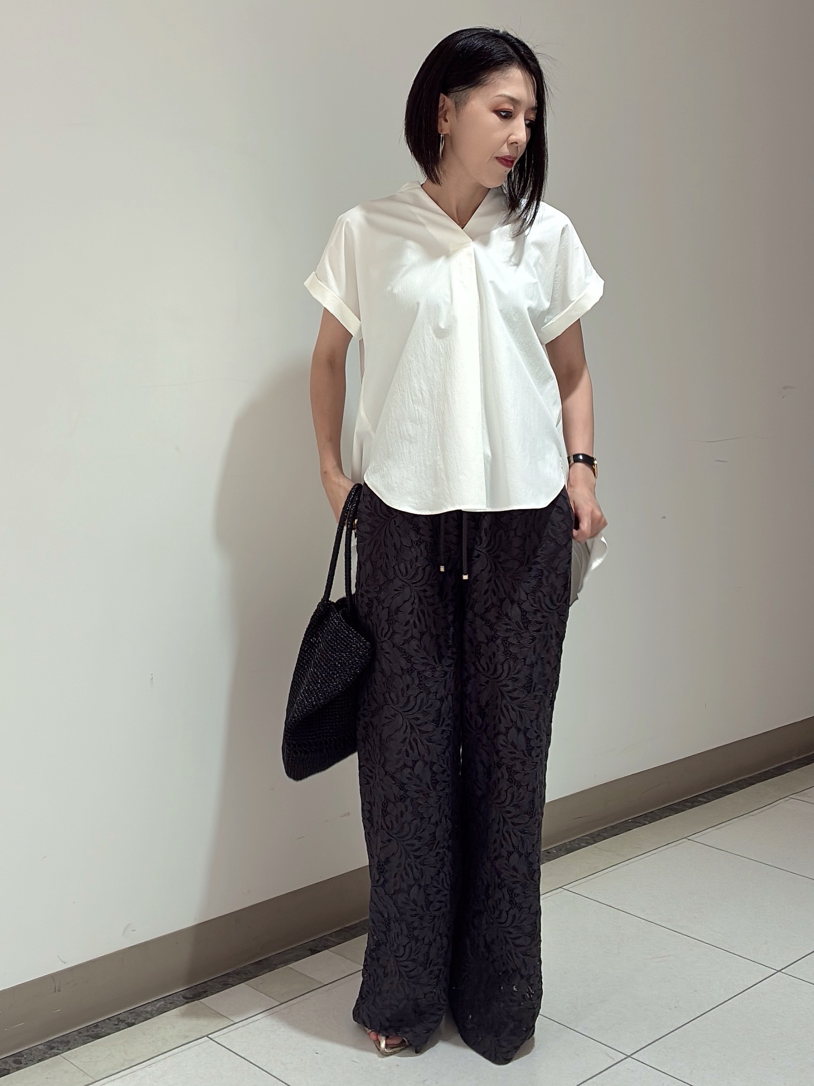 環さんの「UNTITLED｜【吸水速乾/接触冷感】バックプリーツデザインブラウス」を使ったコーディネート