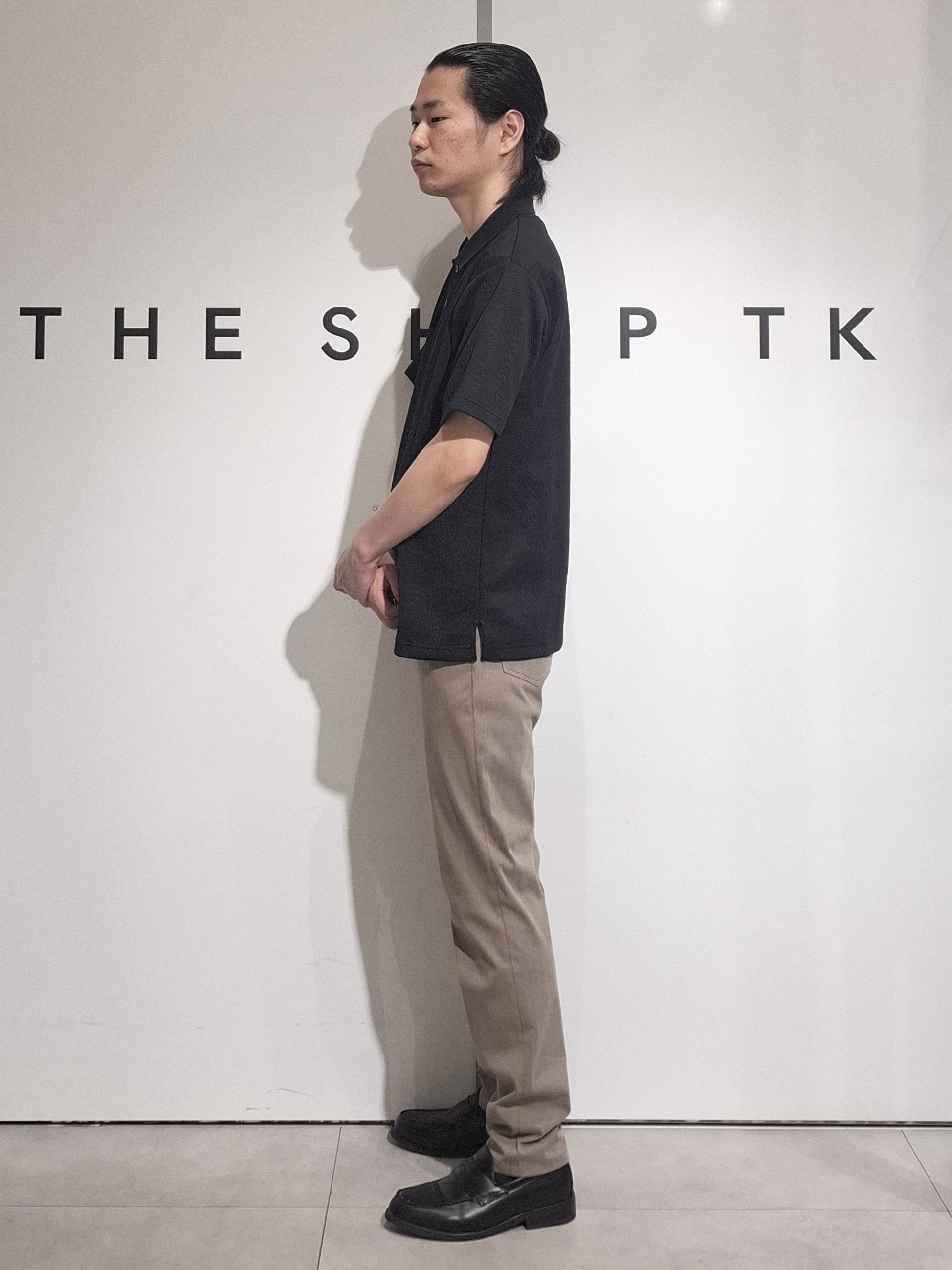 葵さんの「THE SHOP TK｜【シンプルすぎない大人の表情】ケーブルフクレポロシャツ 吸水速乾/UVケア/洗濯機OK」を使ったコーディネート