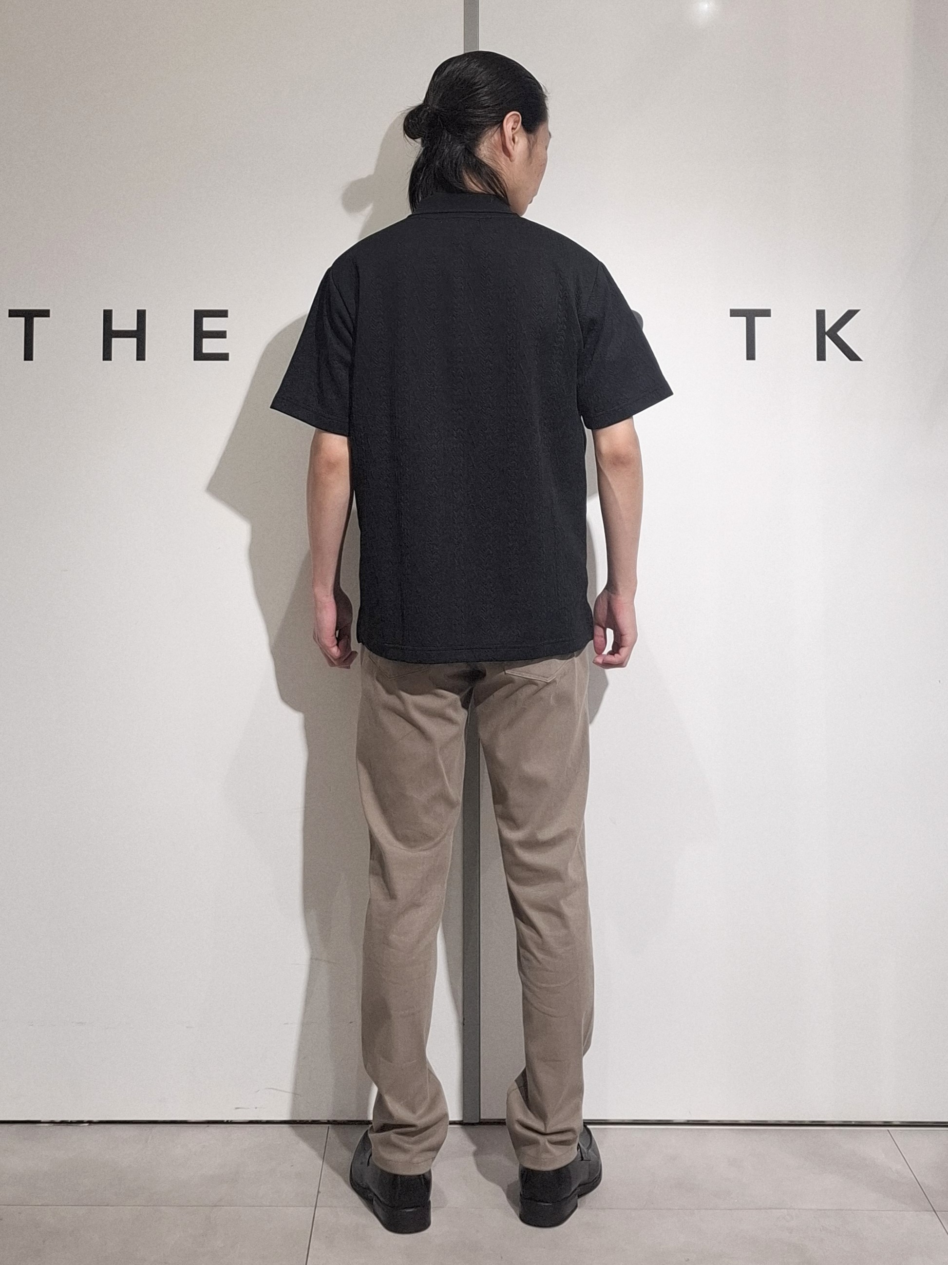 葵さんの「THE SHOP TK｜【シンプルすぎない大人の表情】ケーブルフクレポロシャツ 吸水速乾/UVケア/洗濯機OK」を使ったコーディネート