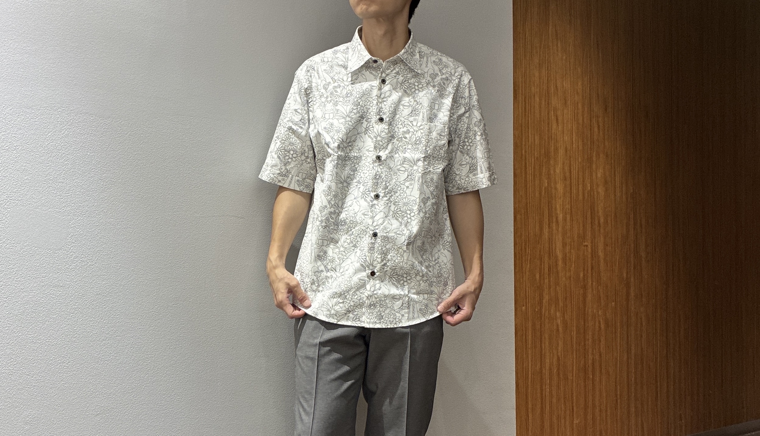 わいずみさんの「TAKEO KIKUCHI｜【BOWLER HAT LABEL】ビリケンさんプリント 半袖シャツ」を使ったコーディネート