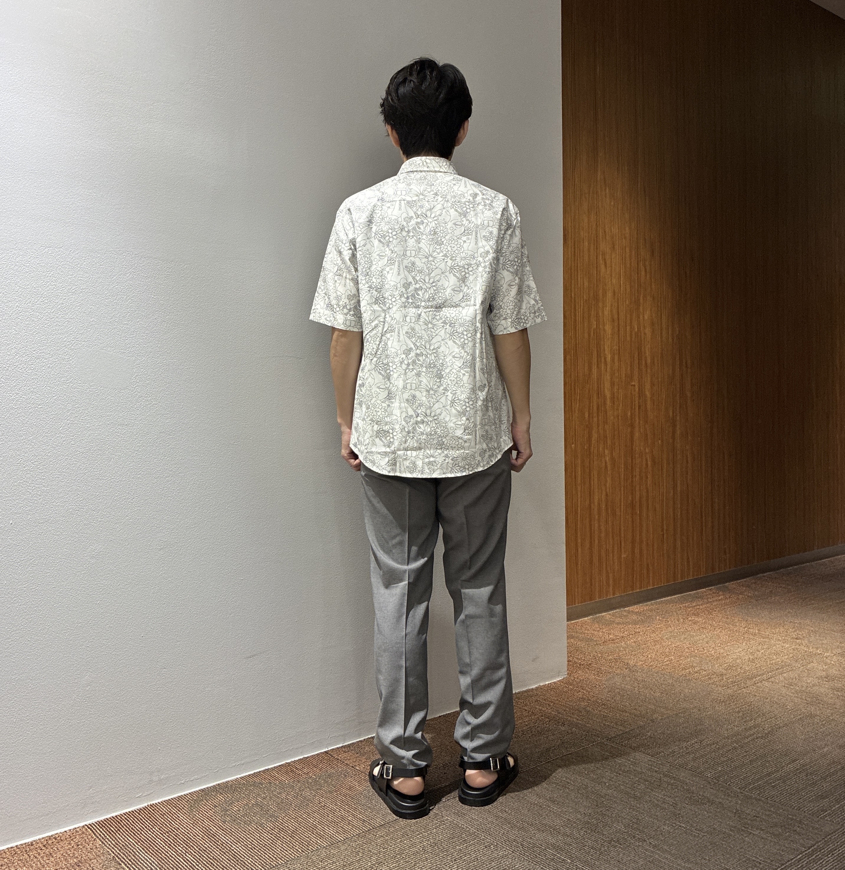 わいずみさんの「TAKEO KIKUCHI｜【BOWLER HAT LABEL】ビリケンさんプリント 半袖シャツ」を使ったコーディネート
