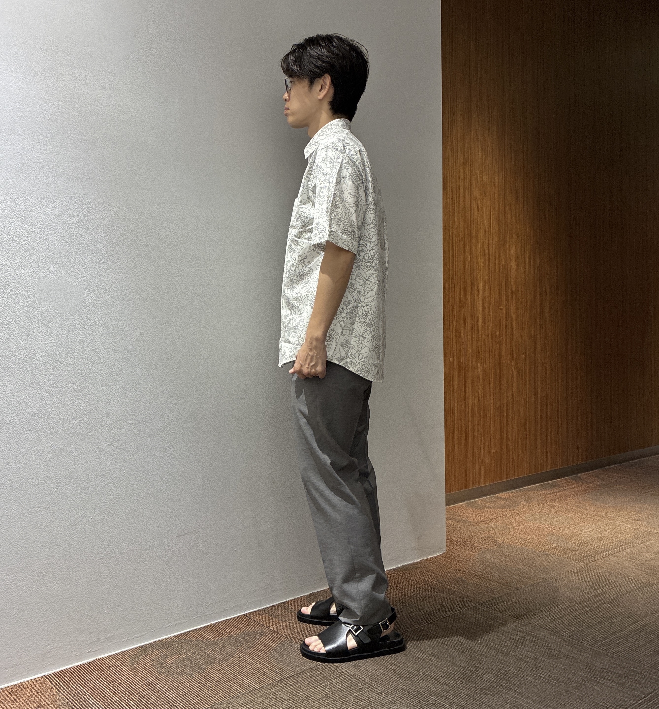 わいずみさんの「TAKEO KIKUCHI｜【BOWLER HAT LABEL】ビリケンさんプリント 半袖シャツ」を使ったコーディネート