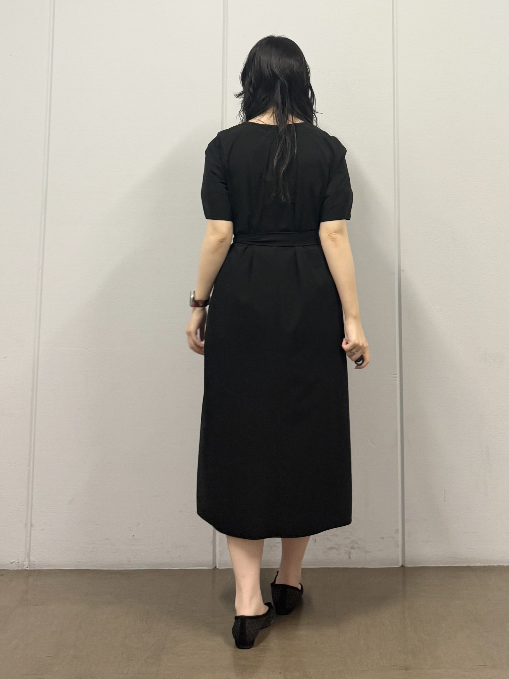mizukiさんの「INDIVI｜【撥水／UVケア／SETUP可能】軽量ベルト付きAラインワンピース」を使ったコーディネート