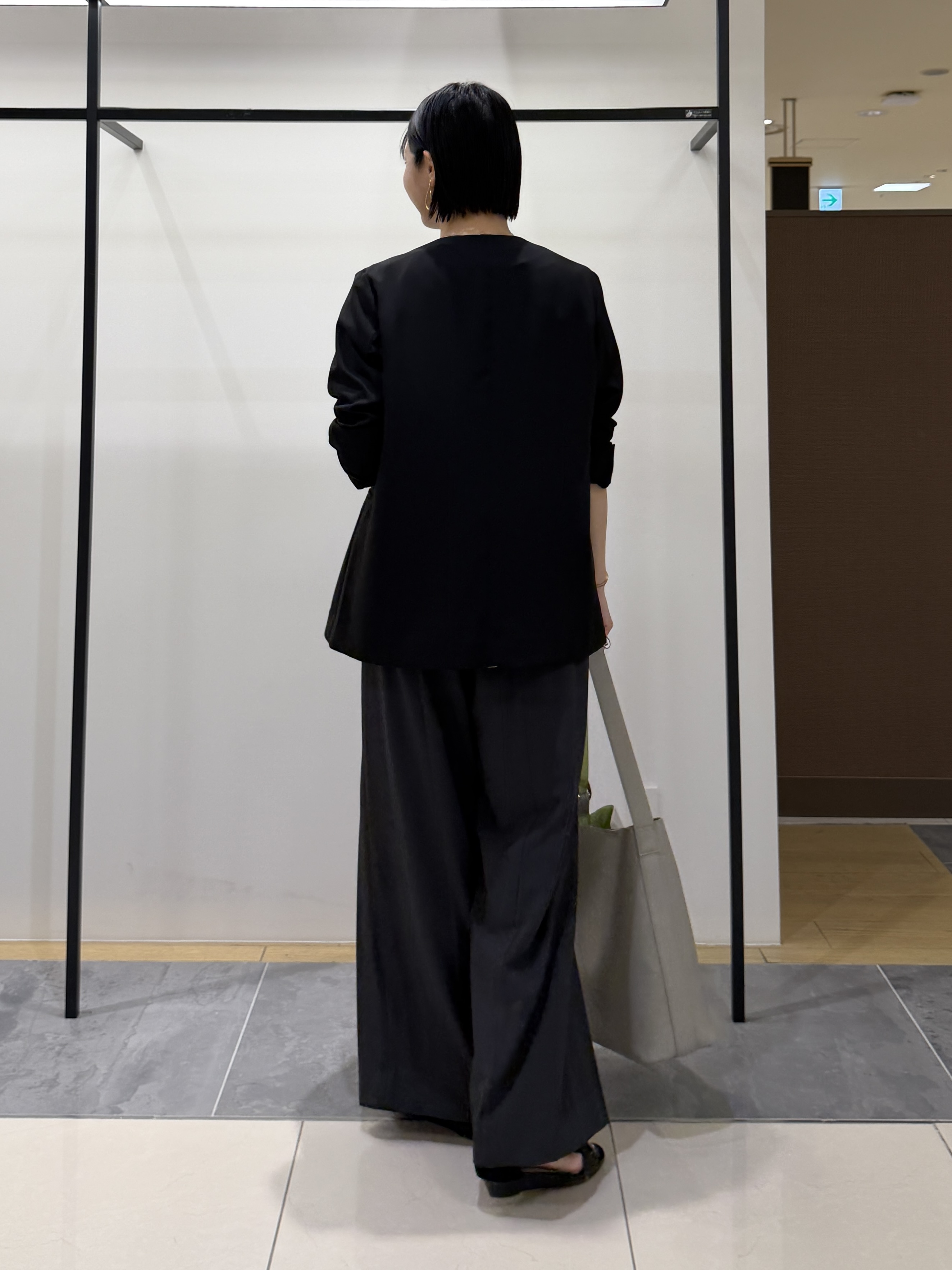 shihoさんの「INDIVI｜【接触冷感／透湿／着る日傘】ノーカラージャケット」を使ったコーディネート