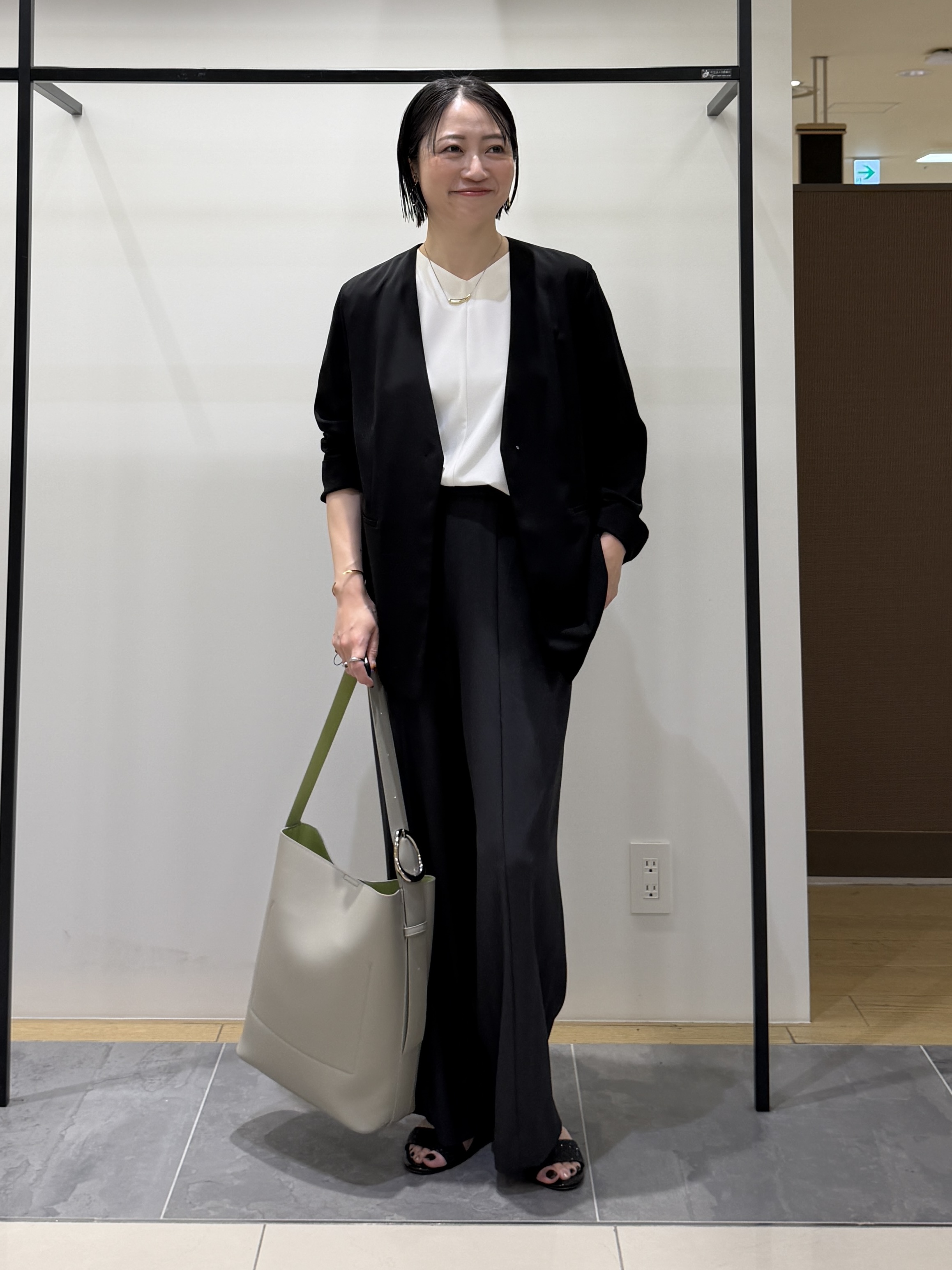 shihoさんの「INDIVI｜【接触冷感／透湿／着る日傘】ノーカラージャケット」を使ったコーディネート