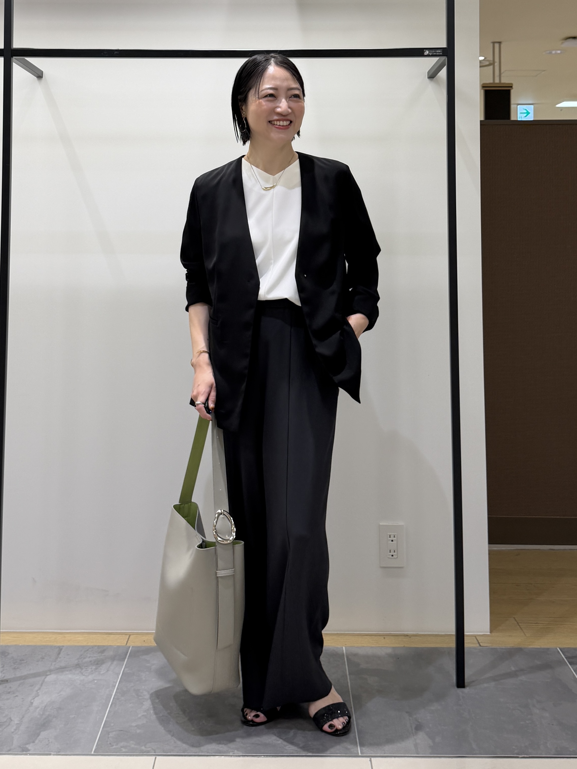 shihoさんの「INDIVI｜【接触冷感／透湿／着る日傘】ノーカラージャケット」を使ったコーディネート