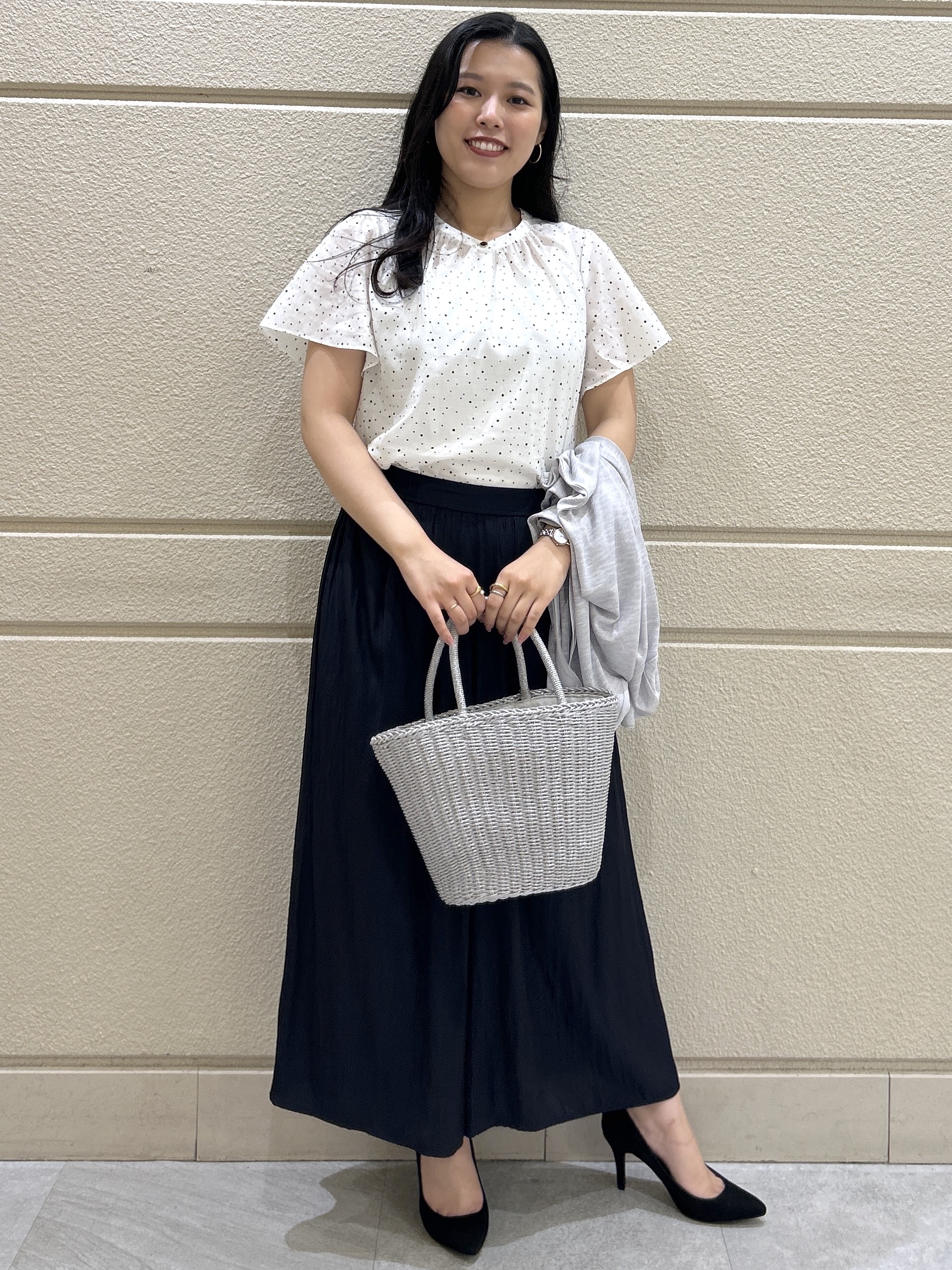 Momokaさんの「COUP DE CHANCE｜【手洗い可／日本製】ドットフロッキーブラウス」を使ったコーディネート