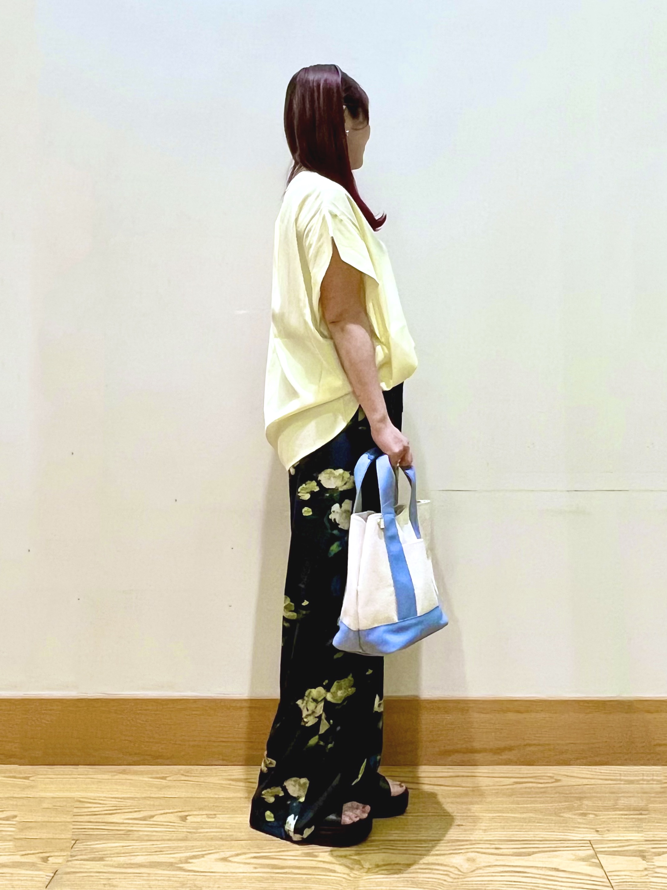 ゆっきーさんの「SHOO･LA･RUE｜【洗濯機可/体型カバー】インしてる風 ふんわり裾バルーントップス」を使ったコーディネート