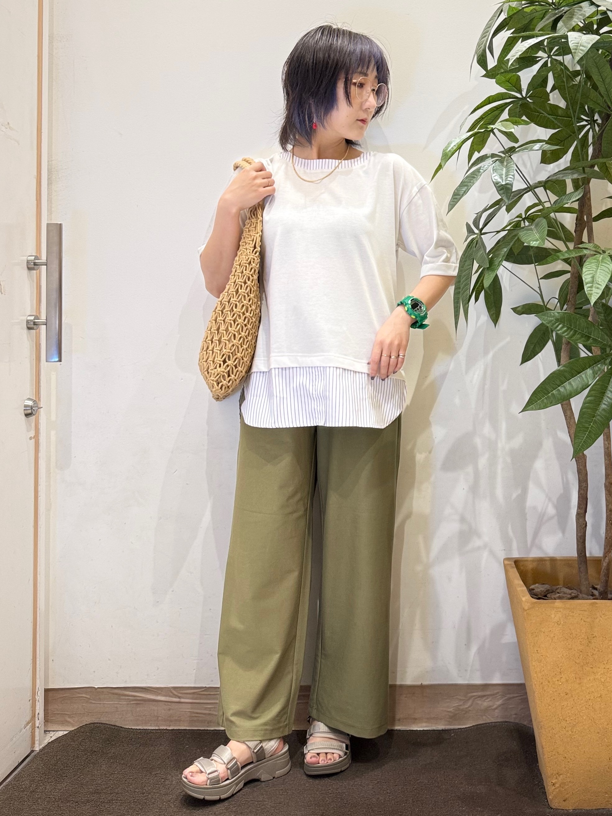 misakiさんの「SHOO･LA･RUE｜【インせず着られる/二の腕隠れる】重ね着風 シャツドッキングトップス」を使ったコーディネート