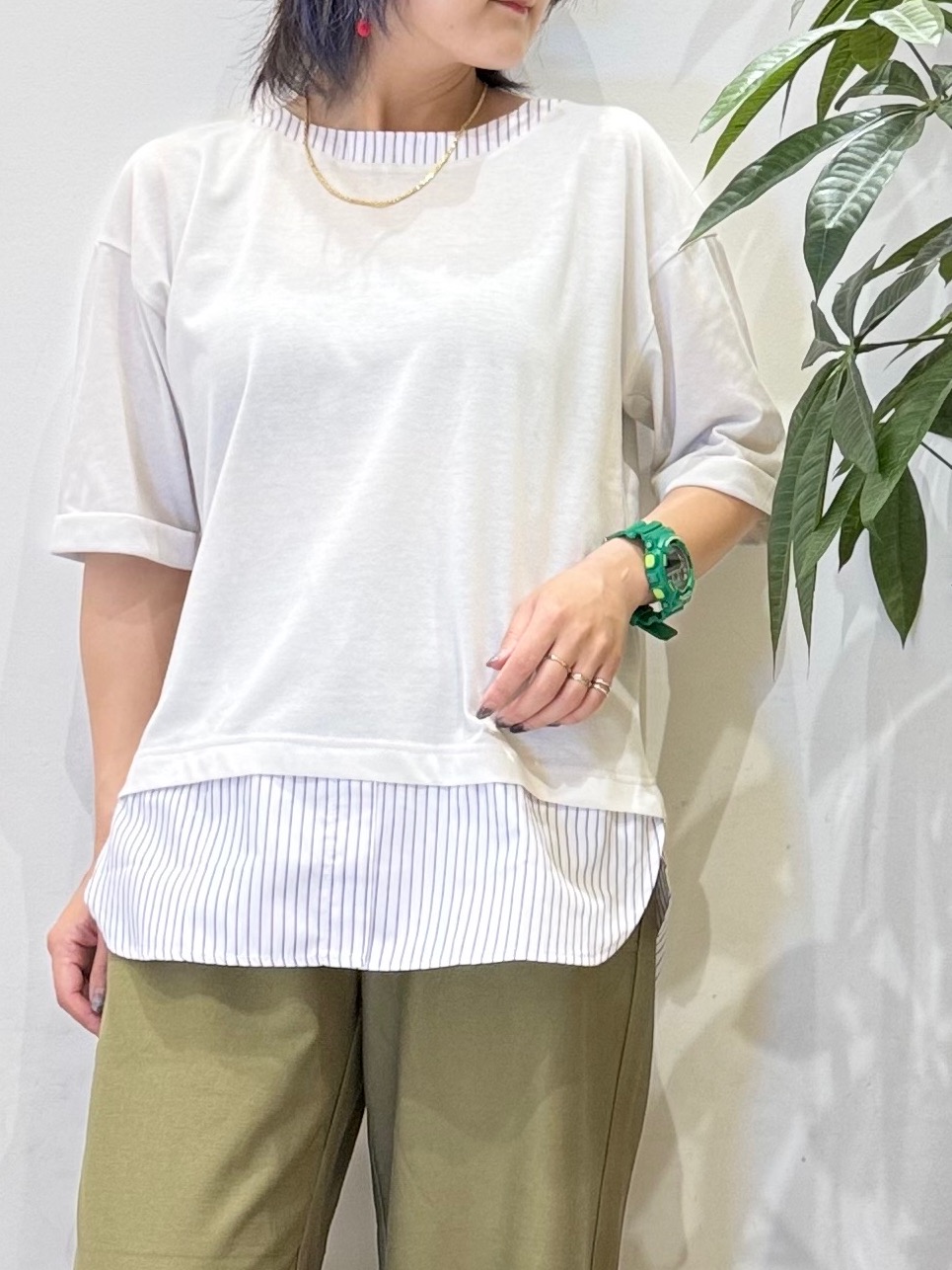 misakiさんの「SHOO･LA･RUE｜【インせず着られる/二の腕隠れる】重ね着風 シャツドッキングトップス」を使ったコーディネート