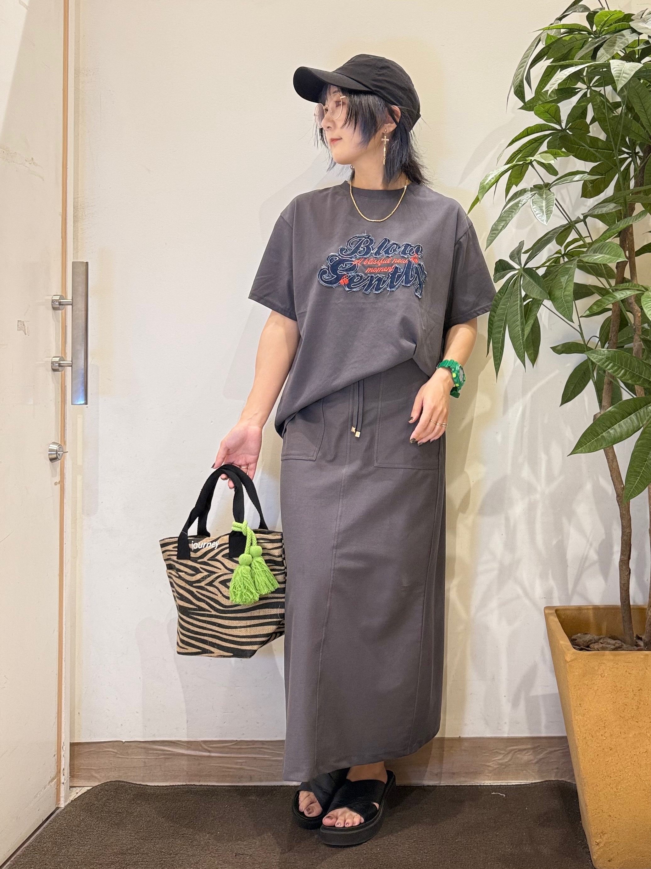 misakiさんの「SHOO･LA･RUE｜【S-LL/洗濯機可】選べる4柄　デイリー使いにぴったりな 大人の頼れるTシャツ」を使ったコーディネート