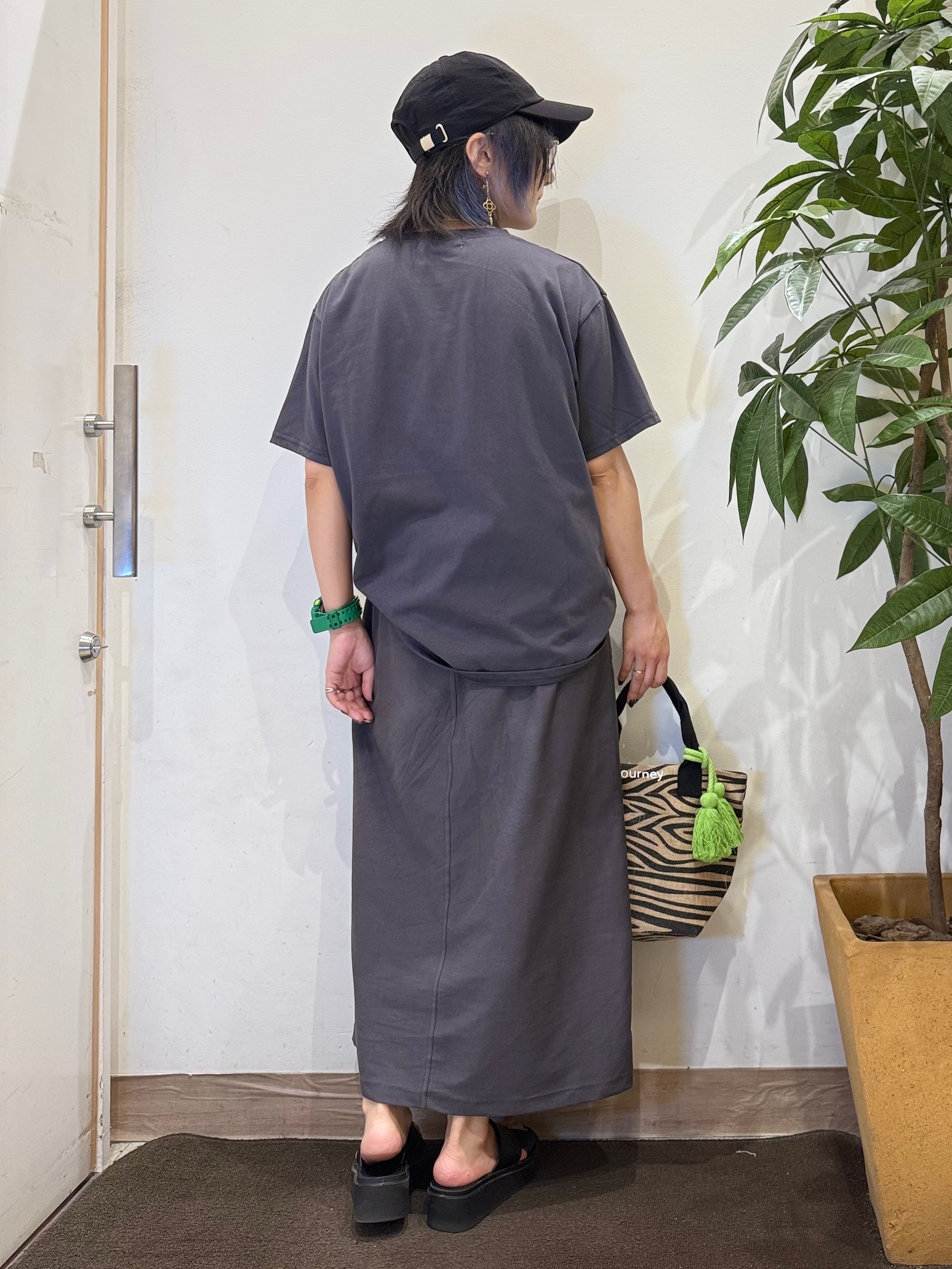 misakiさんの「SHOO･LA･RUE｜【S-LL/洗濯機可】選べる4柄　デイリー使いにぴったりな 大人の頼れるTシャツ」を使ったコーディネート