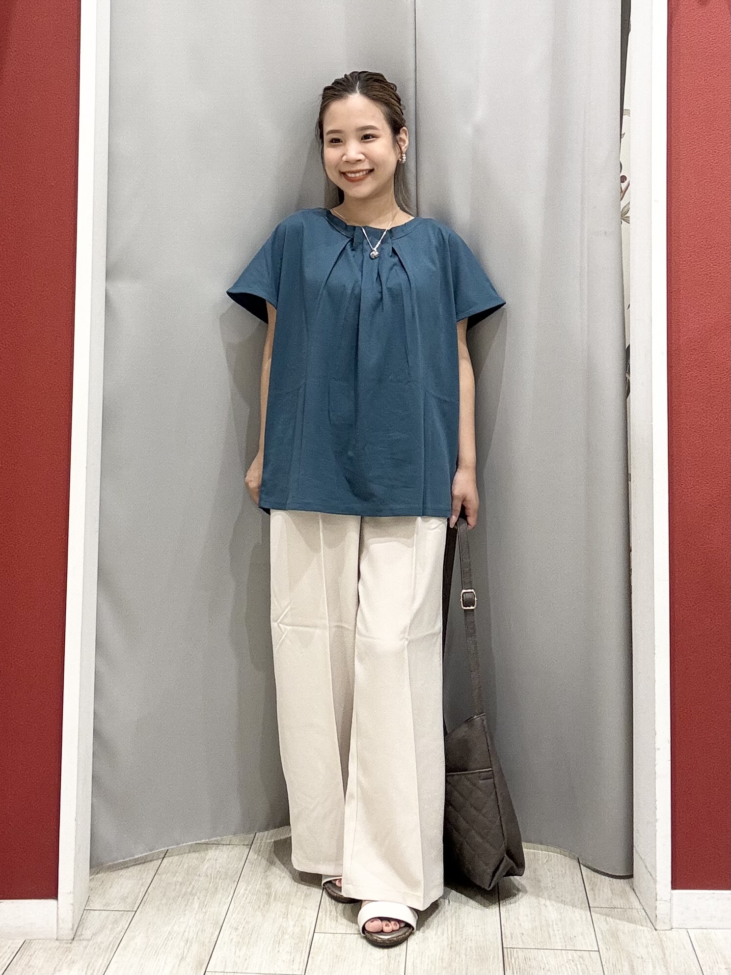 shioさんの「SHOO･LA･RUE｜【前後2WAY/S-LL/洗濯機可】楽に着られて好印象 やわらかトップス」を使ったコーディネート
