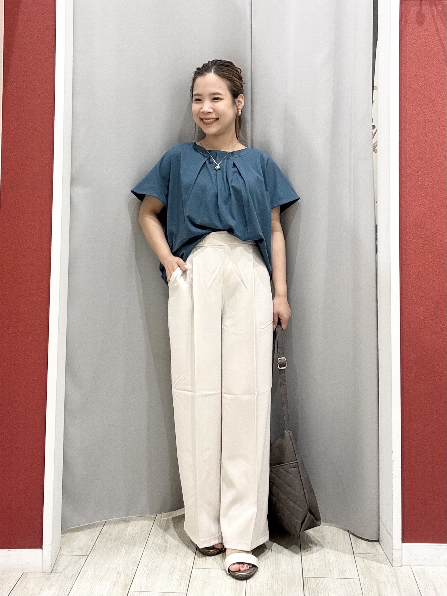 shioさんの「SHOO･LA･RUE｜【前後2WAY/S-LL/洗濯機可】楽に着られて好印象 やわらかトップス」を使ったコーディネート