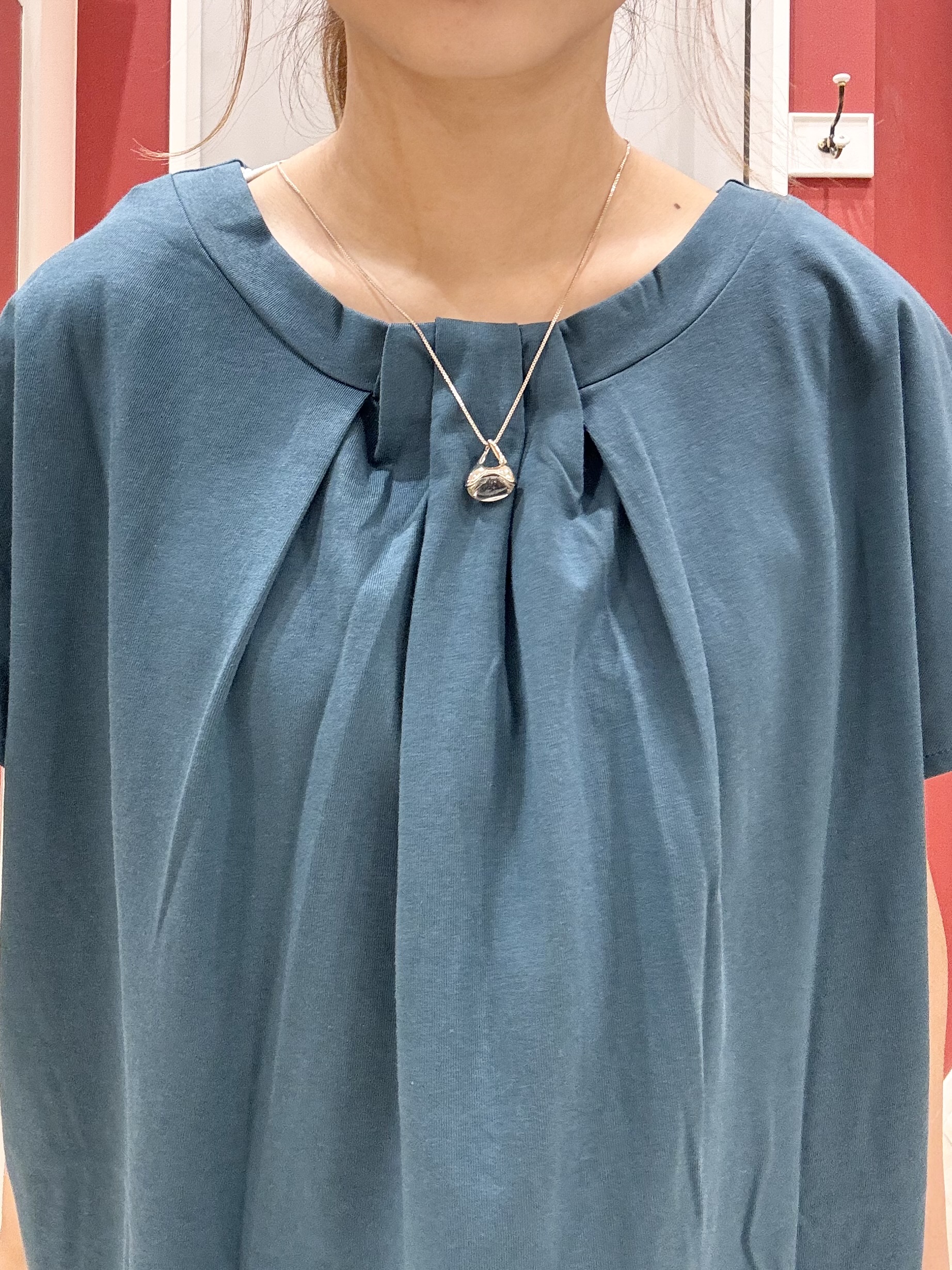 shioさんの「SHOO･LA･RUE｜【前後2WAY/S-LL/洗濯機可】楽に着られて好印象 やわらかトップス」を使ったコーディネート