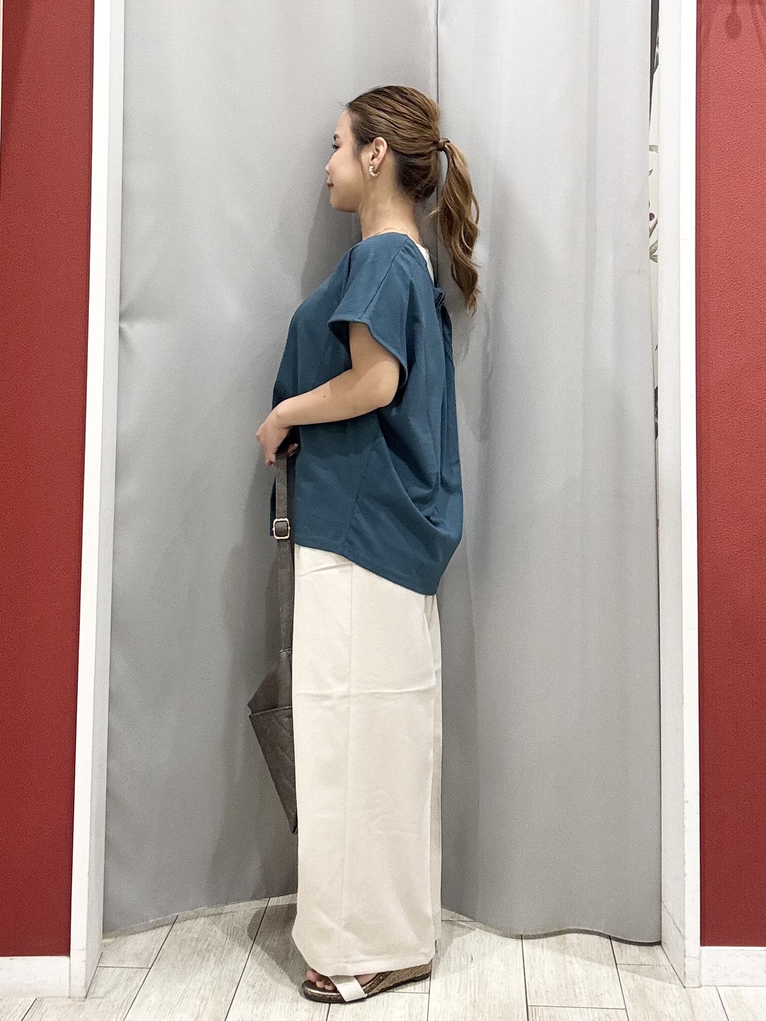 shioさんの「SHOO･LA･RUE｜【前後2WAY/S-LL/洗濯機可】楽に着られて好印象 やわらかトップス」を使ったコーディネート