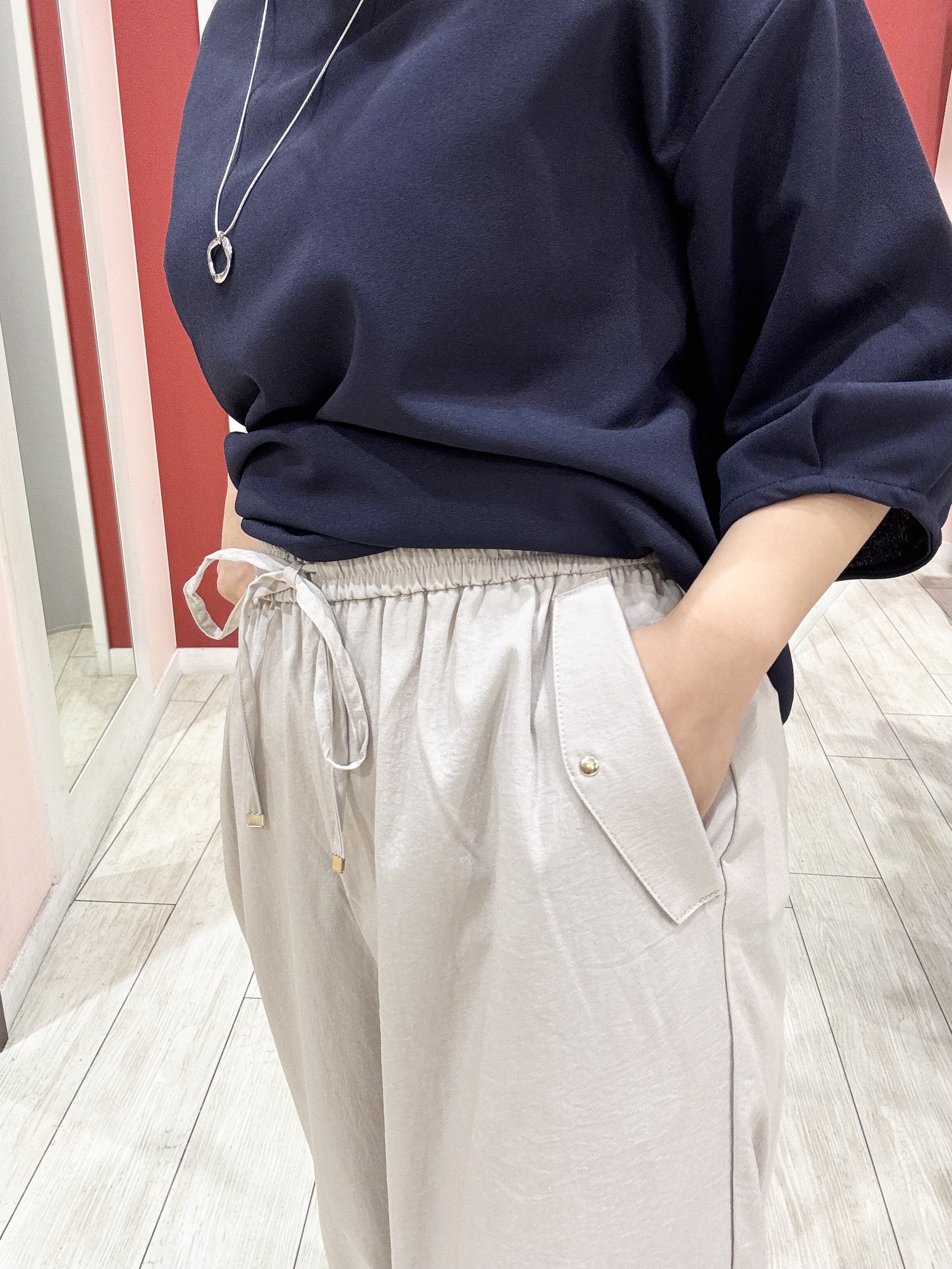 shioさんの「SHOO･LA･RUE｜【2点セット/洗濯機可/S-LL】インせず着られる ネックレス付き 5分袖Ｔシャツ」を使ったコーディネート