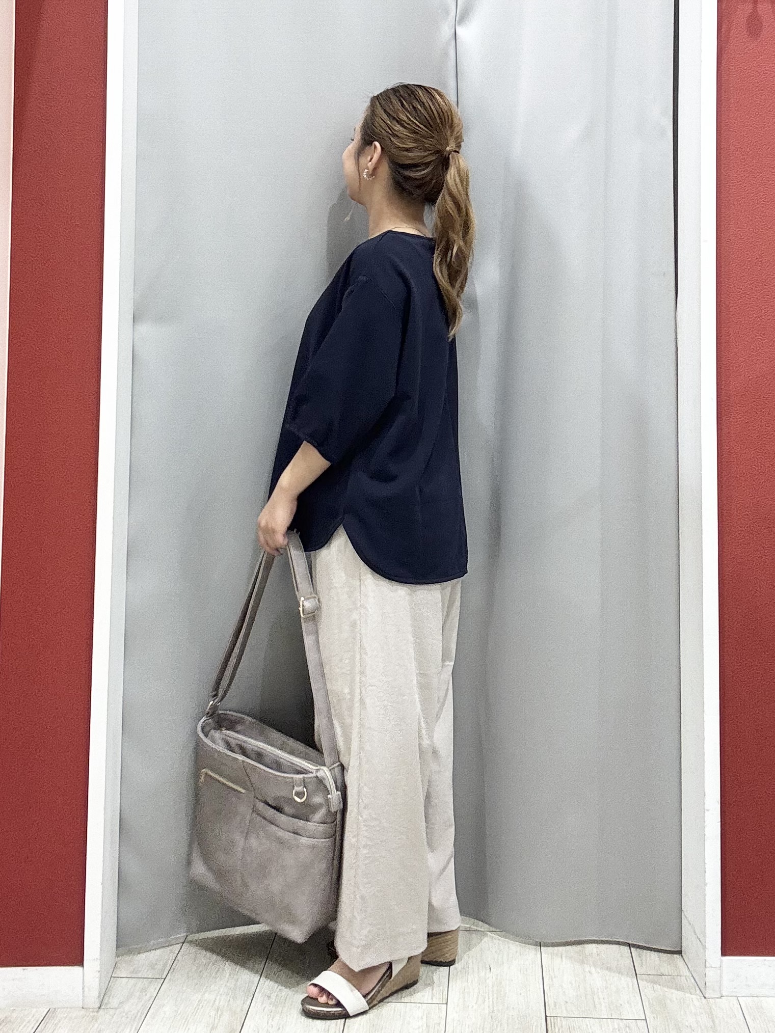 shioさんの「SHOO･LA･RUE｜【2点セット/洗濯機可/S-LL】インせず着られる ネックレス付き 5分袖Ｔシャツ」を使ったコーディネート