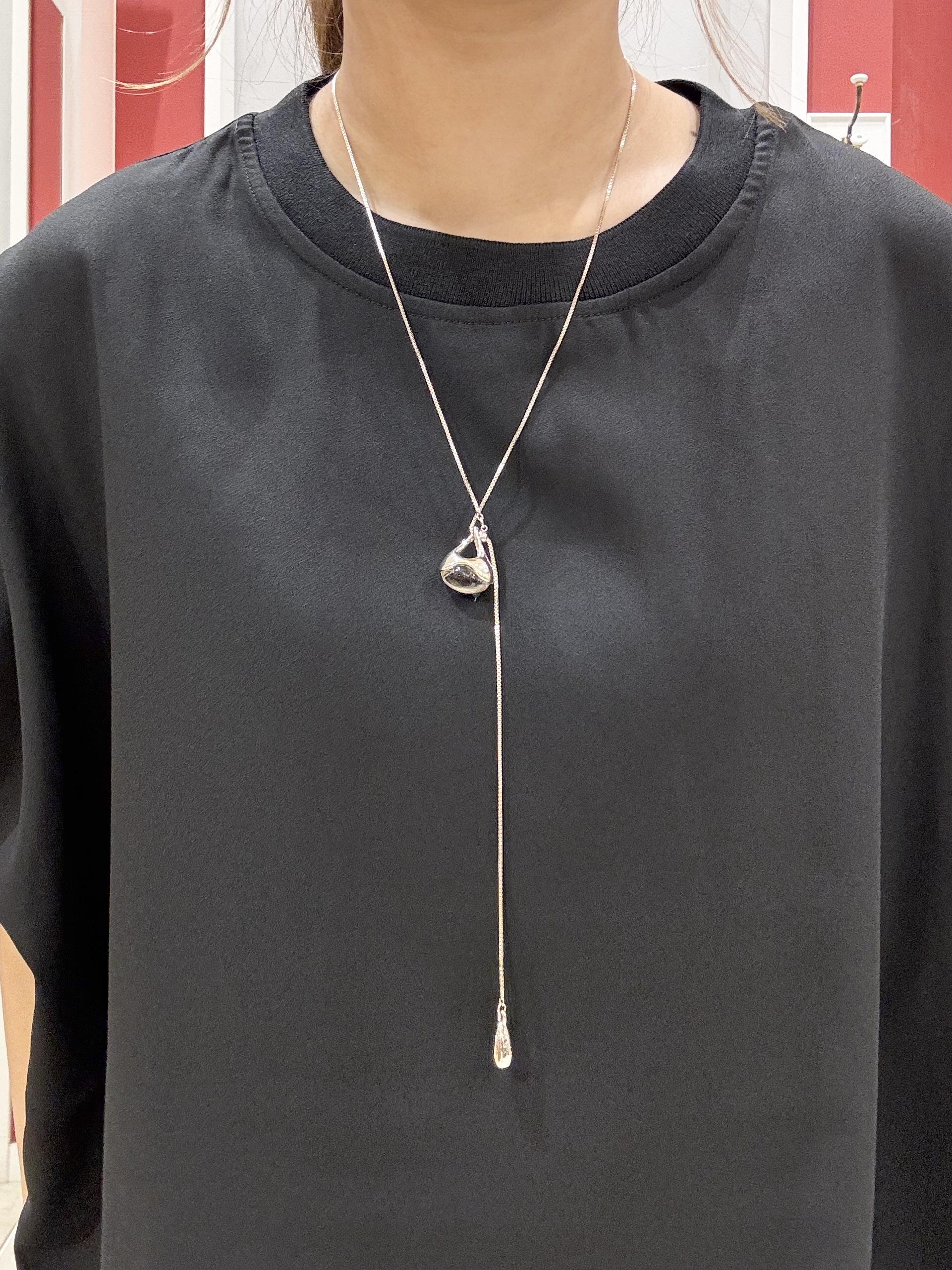 shioさんの「SHOO･LA･RUE｜【洗濯機可/体型カバー】インしてる風 ふんわり裾バルーントップス」を使ったコーディネート