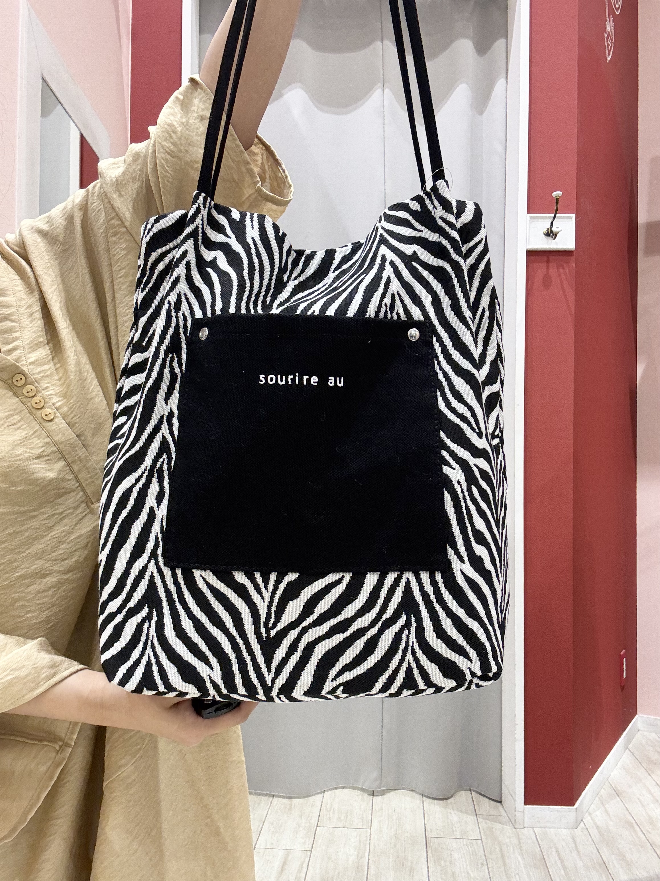 shioさんの「SHOO･LA･RUE｜【S-LL/洗濯後しわになりにくい】ゆるっと体型カバー 7分袖コクーンチュニック」を使ったコーディネート