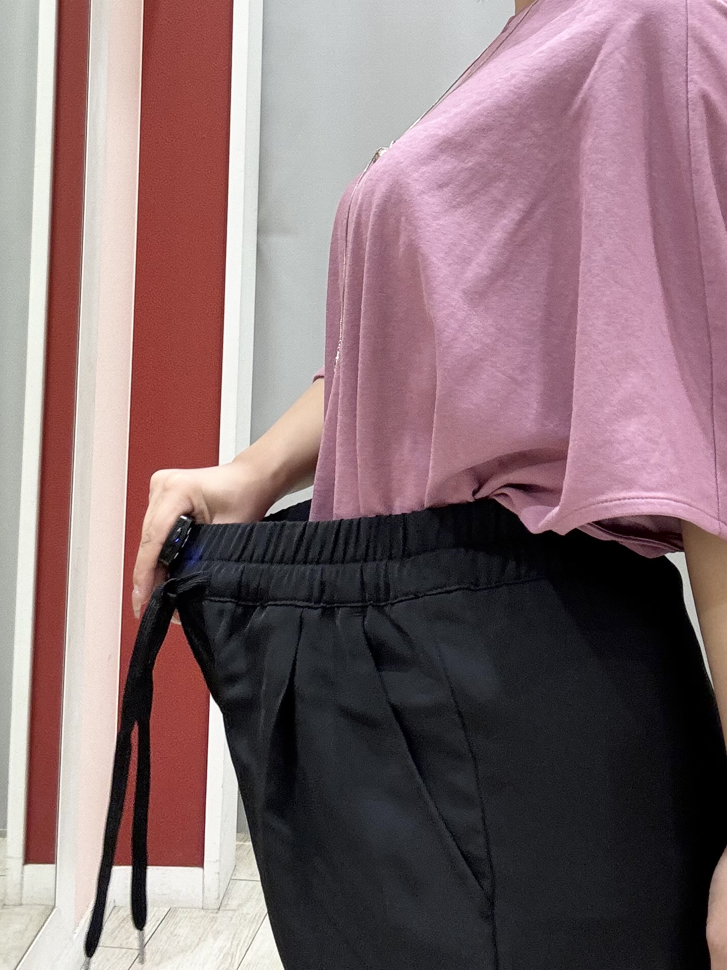 shioさんの「SHOO･LA･RUE｜【洗濯機可/体型カバー】インせず着られる 上品見えのドルマントップス」を使ったコーディネート