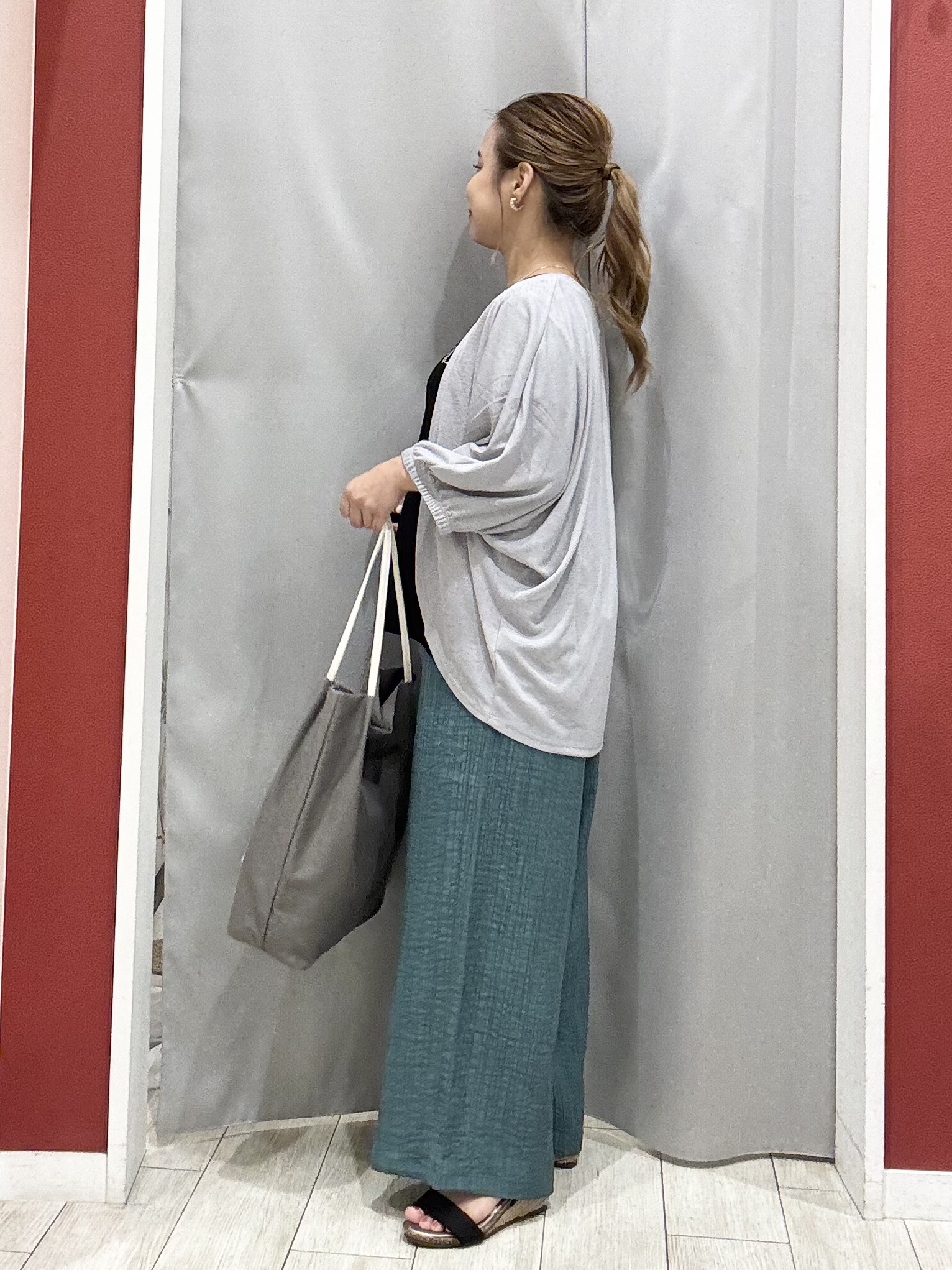 shioさんの「SHOO･LA･RUE｜【UV/体型カバー】冷房や朝晩の冷え込み対策にも さらとろ5分袖カーディガン」を使ったコーディネート