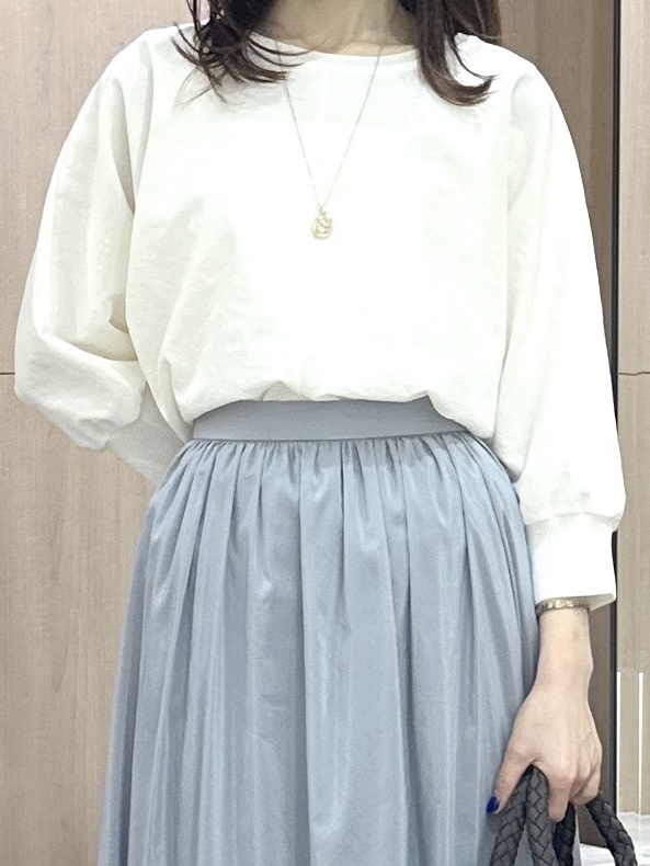 Miwaさんの「UNTITLED｜【吸水速乾/UVカット】ドルマンスリーブブラウス」を使ったコーディネート