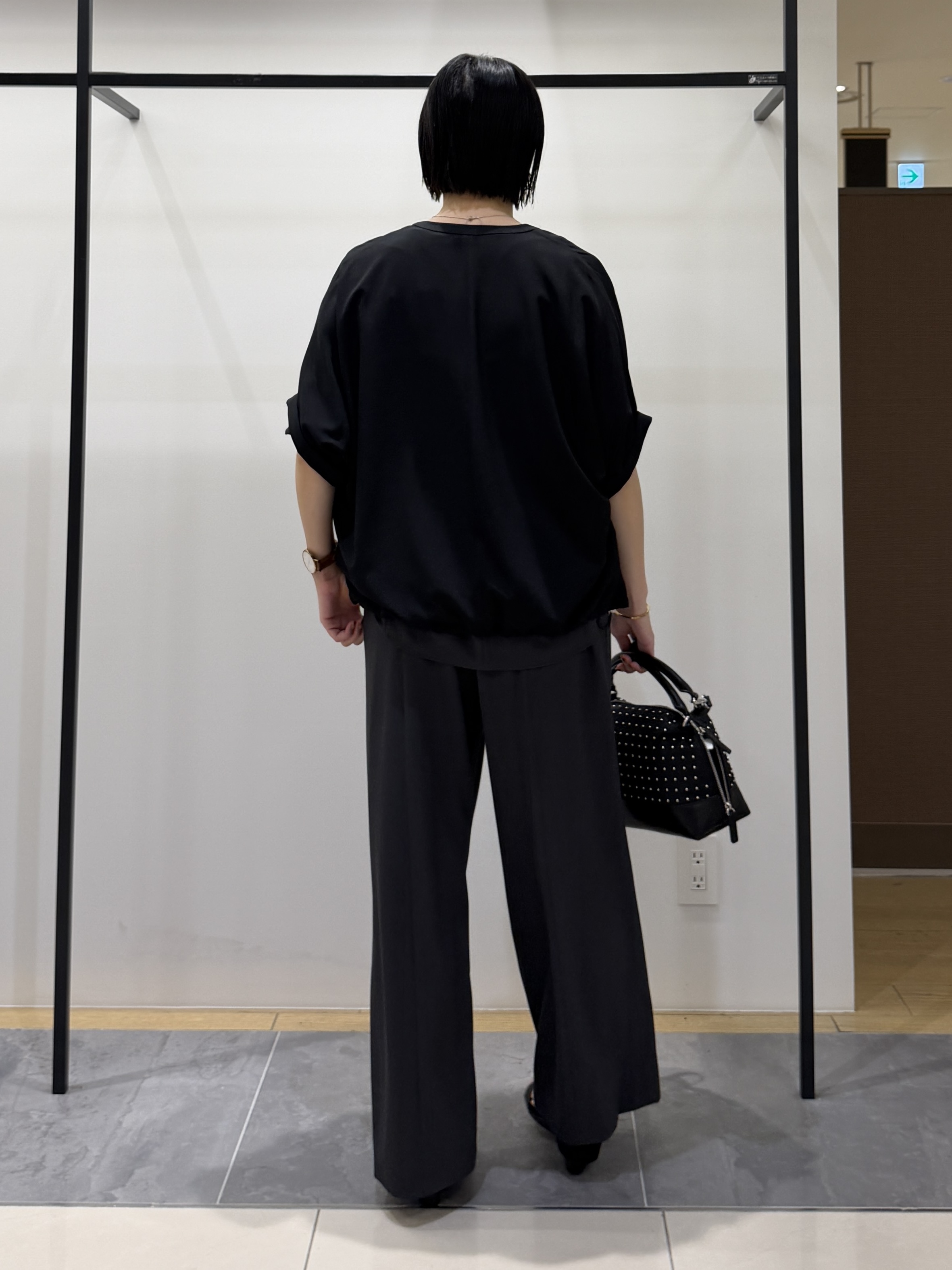 shihoさんの「INDIVI｜【秋羽織り/着る日傘】ドルマンフォルムブルゾン」を使ったコーディネート