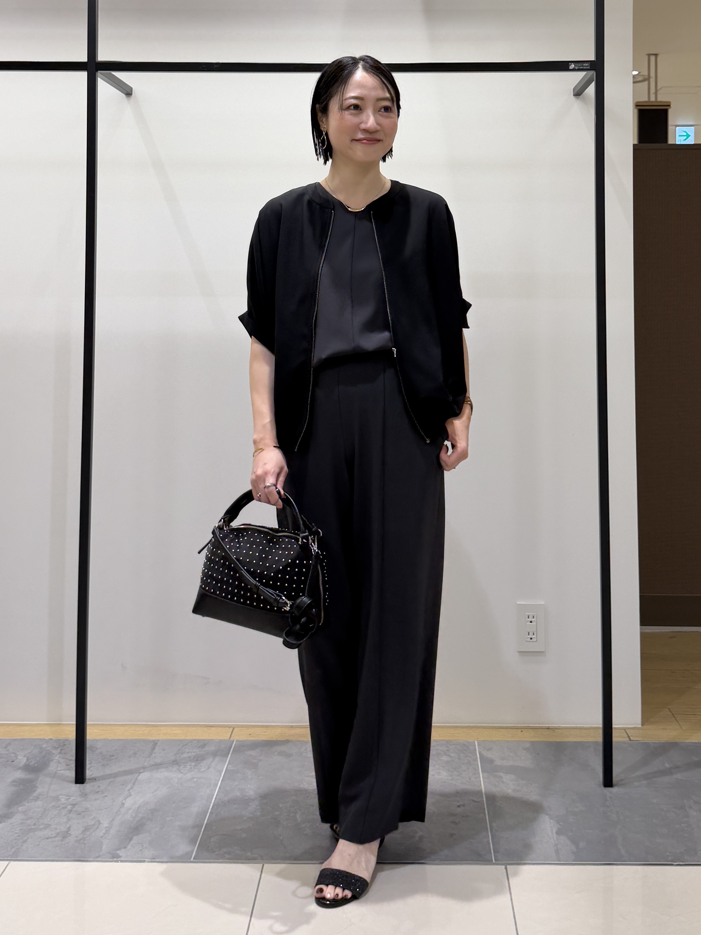 shihoさんの「INDIVI｜【秋羽織り/着る日傘】ドルマンフォルムブルゾン」を使ったコーディネート