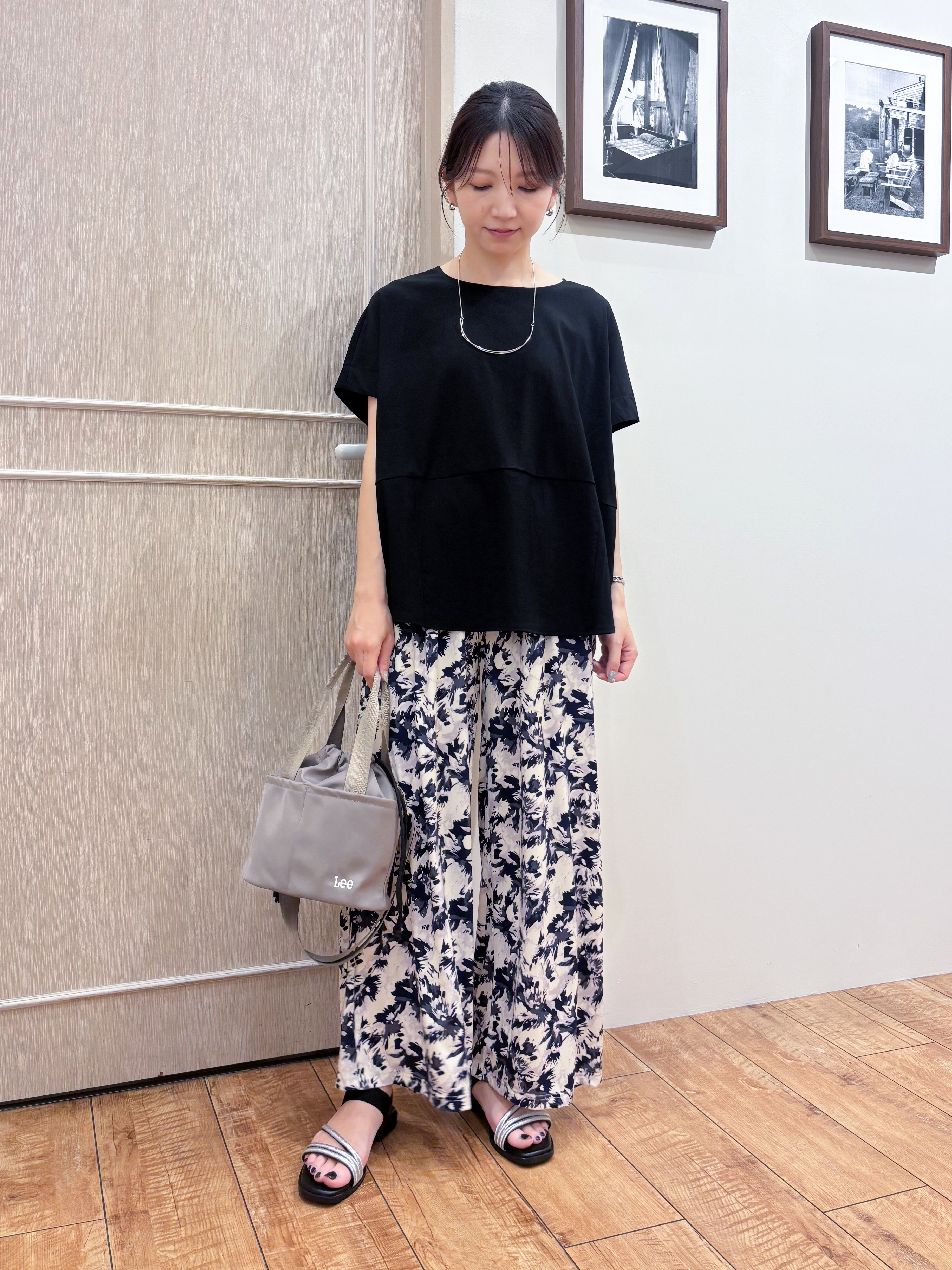 なみさんの「SHOO･LA･RUE｜【洗濯機可/セットアップ可】軽凛(かろりん) シンプル上品 切替コクーントップス」を使ったコーディネート