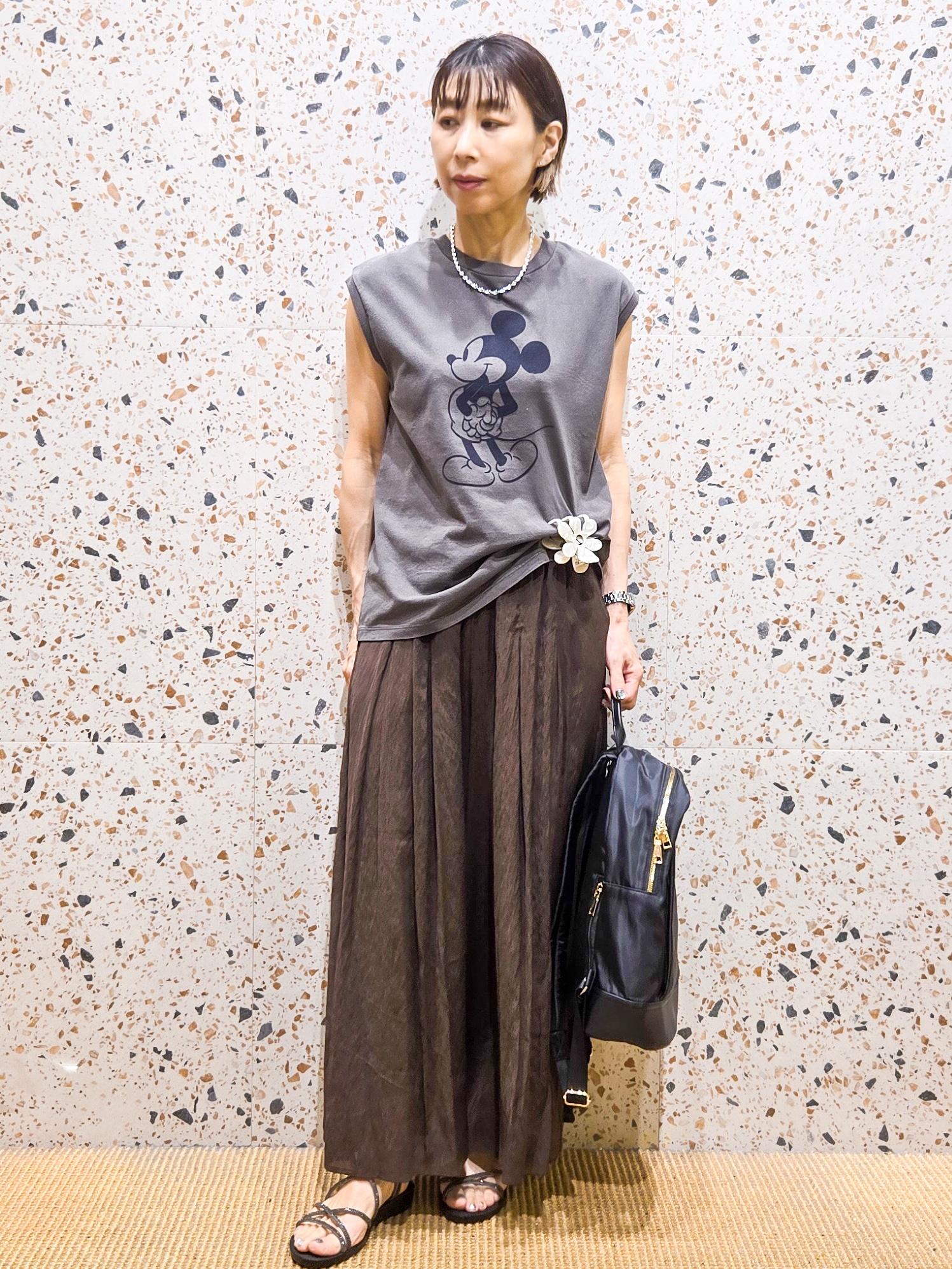 yoshimiさんの「OPAQUE.CLIP｜「Mickey Mouse」フロッキープリント フレンチスリーブTシャツ《洗濯機OK》」を使ったコーディネート