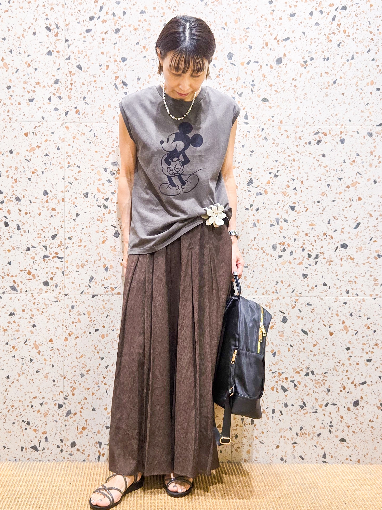 yoshimiさんの「OPAQUE.CLIP｜「Mickey Mouse」フロッキープリント フレンチスリーブTシャツ《洗濯機OK》」を使ったコーディネート