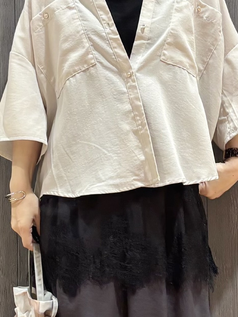 meiさんの「SHOO･LA･RUE｜【洗濯機可/S-LL】大人の抜け感 ゆるっと5分袖シャツ」を使ったコーディネート