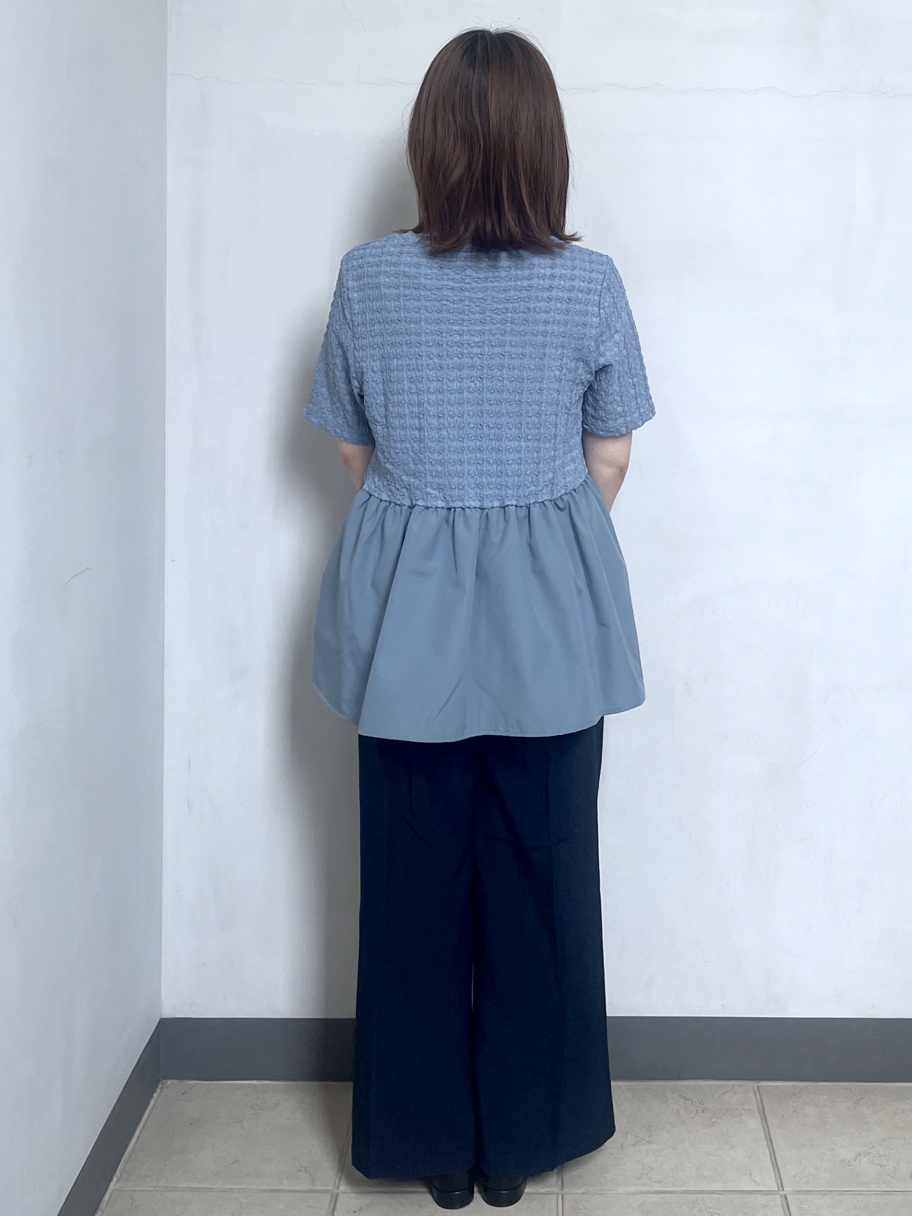 mikiさんの「OPAQUE.CLIP｜ジャカードドッキング ペプラムカットソー【洗濯機OK】」を使ったコーディネート