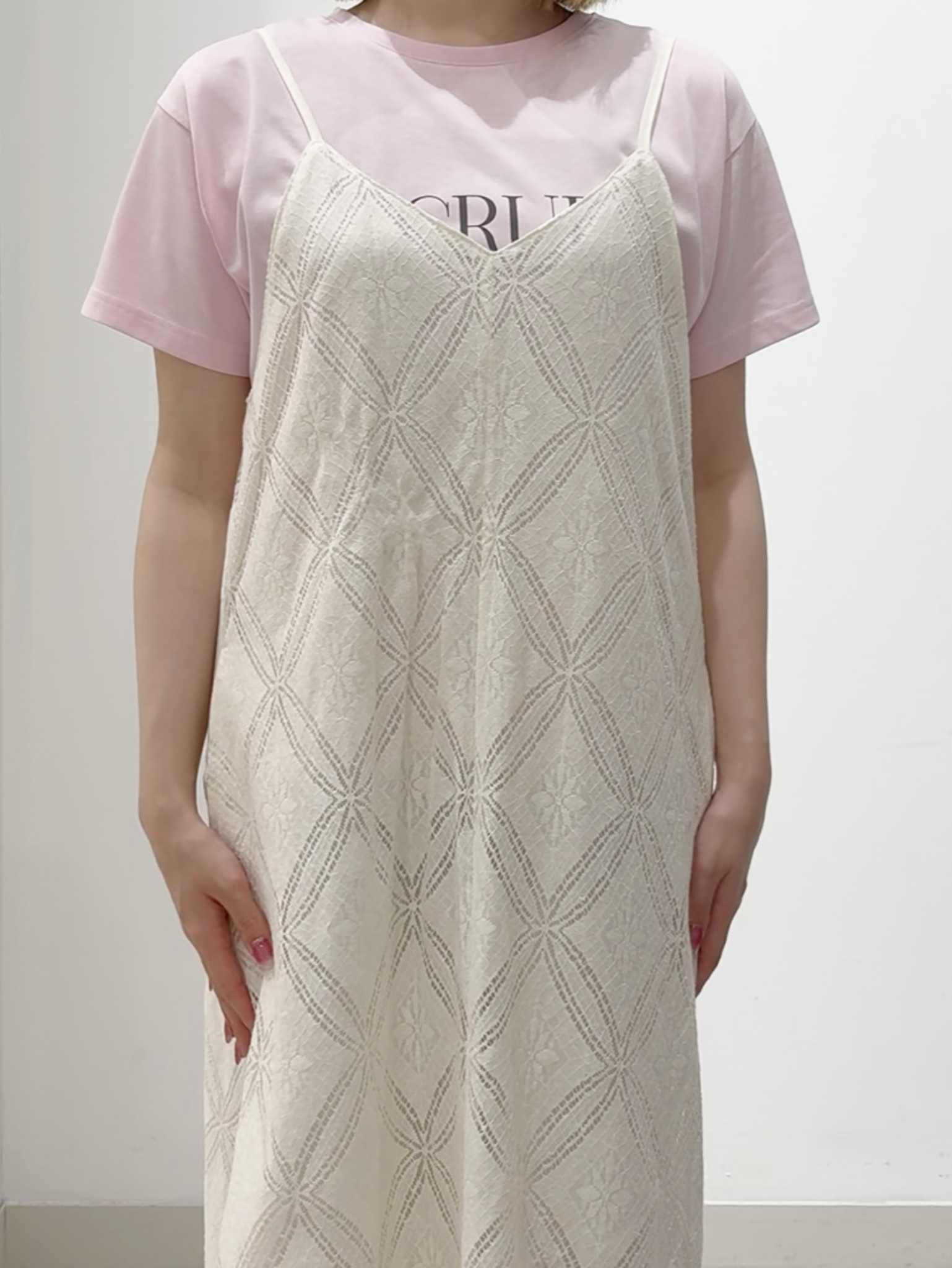しかっちさんの「grove｜【遮熱／吸水速乾／UVカット】ベーシックロゴTシャツ」を使ったコーディネート