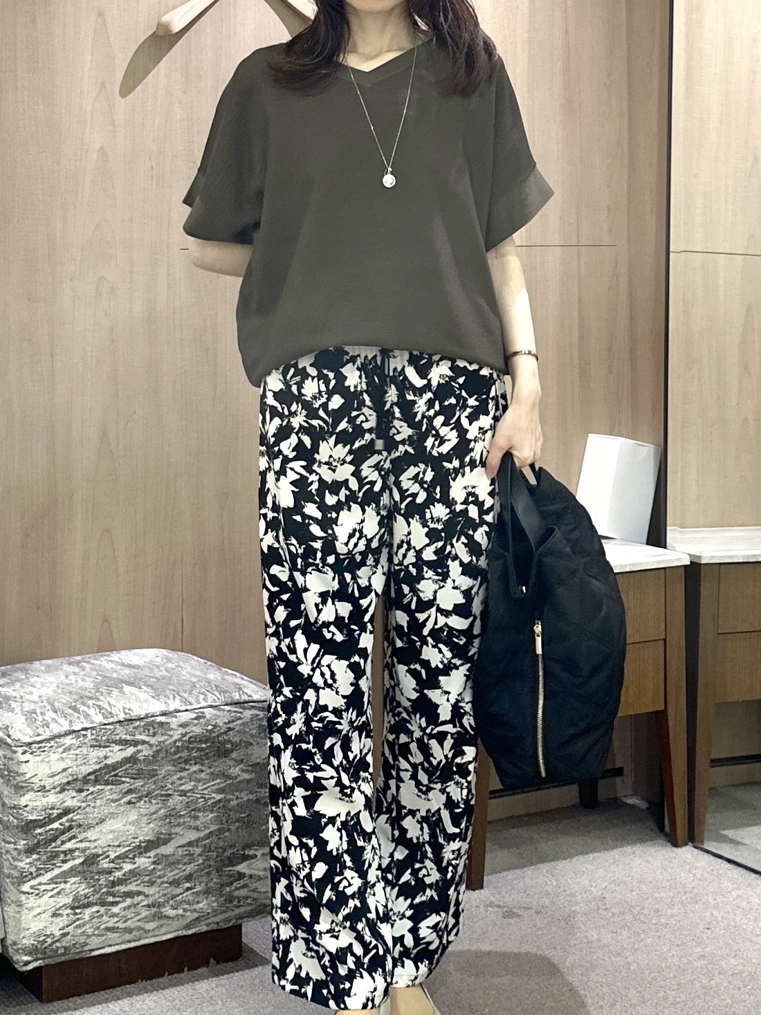 Miwaさんの「UNTITLED｜【11色展開/体型カバー】前後2WAYフレンチスリーブニット」を使ったコーディネート