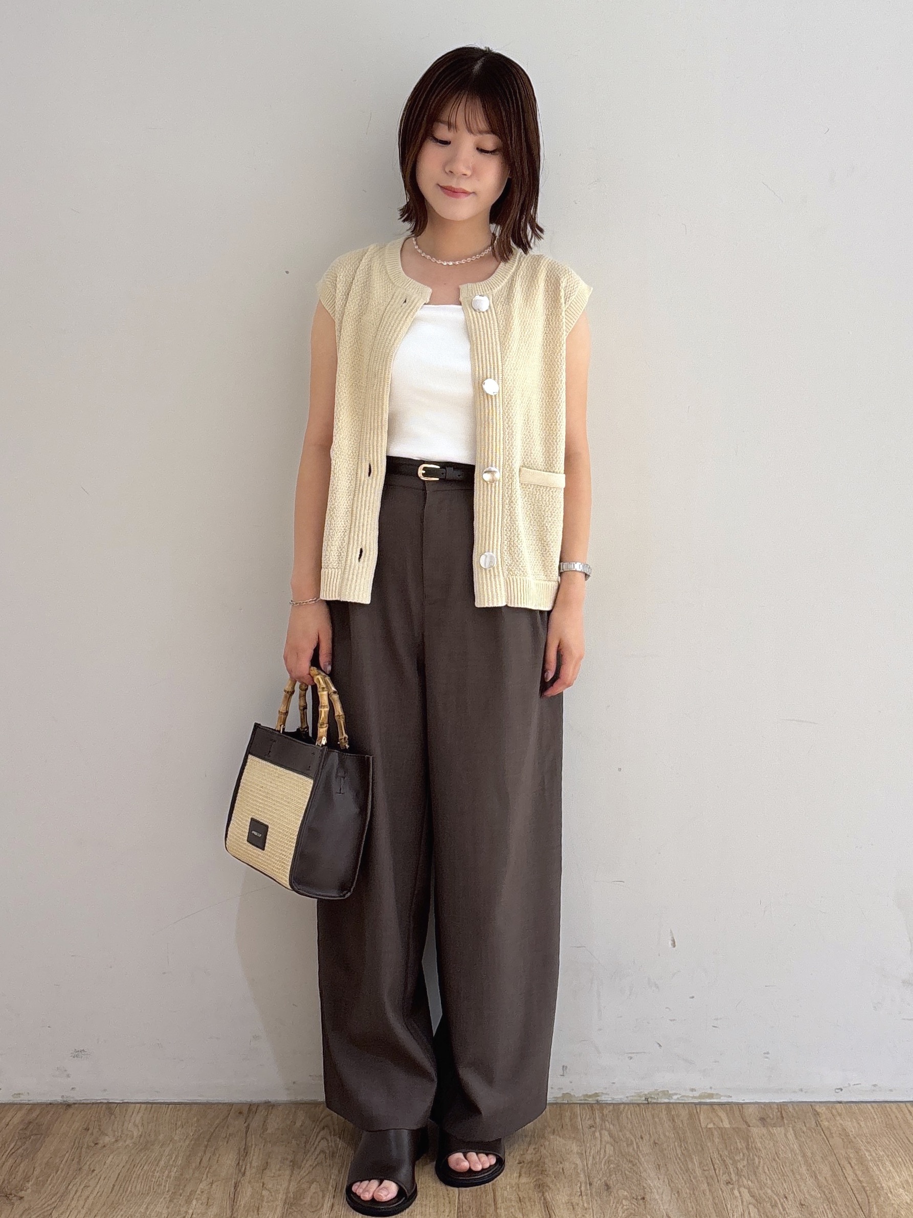 mireiさんの「OPAQUE.CLIP｜メッシュニットベスト【洗濯機OK】」を使ったコーディネート