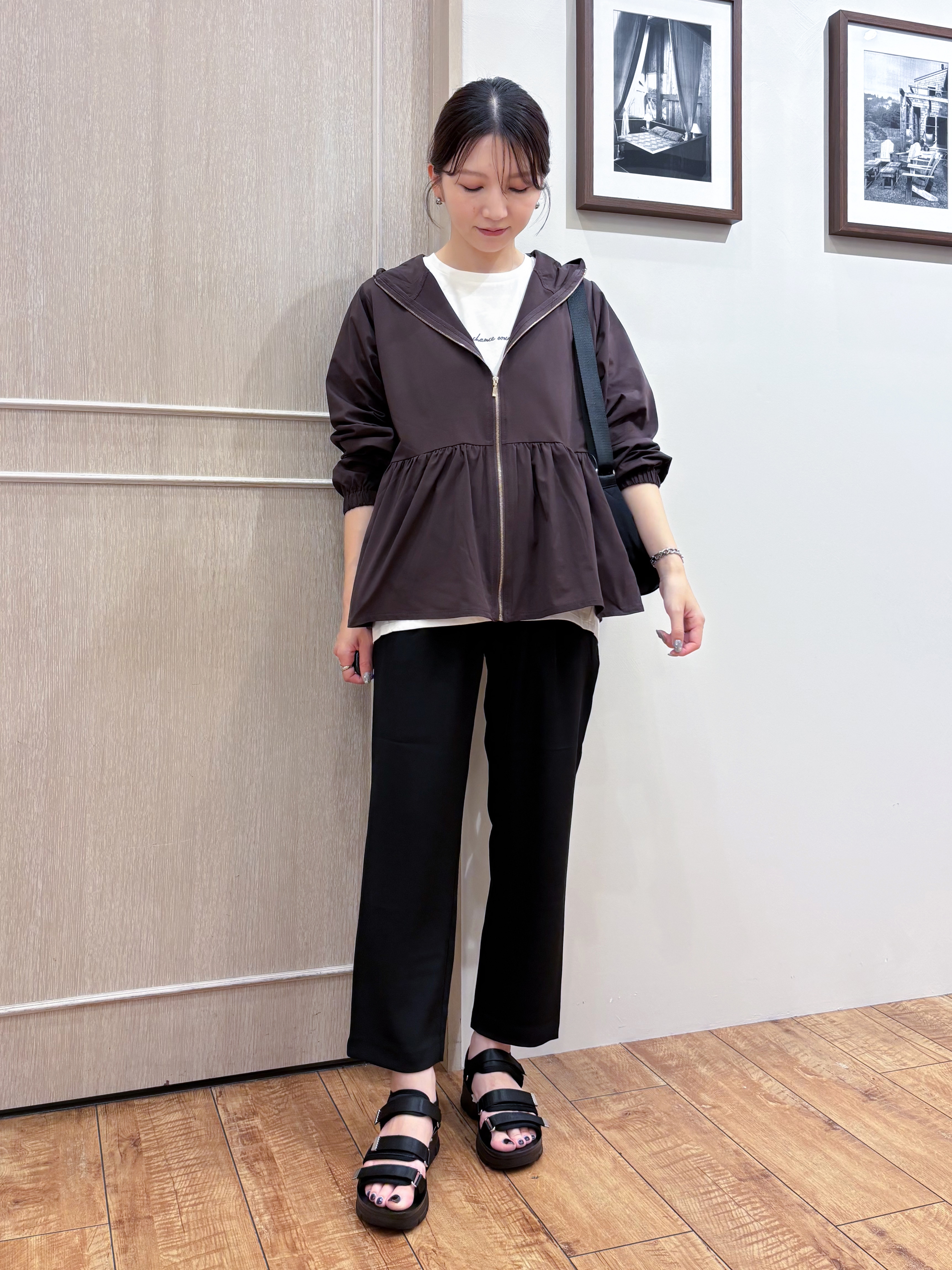なみさんの「SHOO･LA･RUE｜【S-LL/体型カバー】日焼け対策にも女性らしさを UVカットペプラムパーカ」を使ったコーディネート