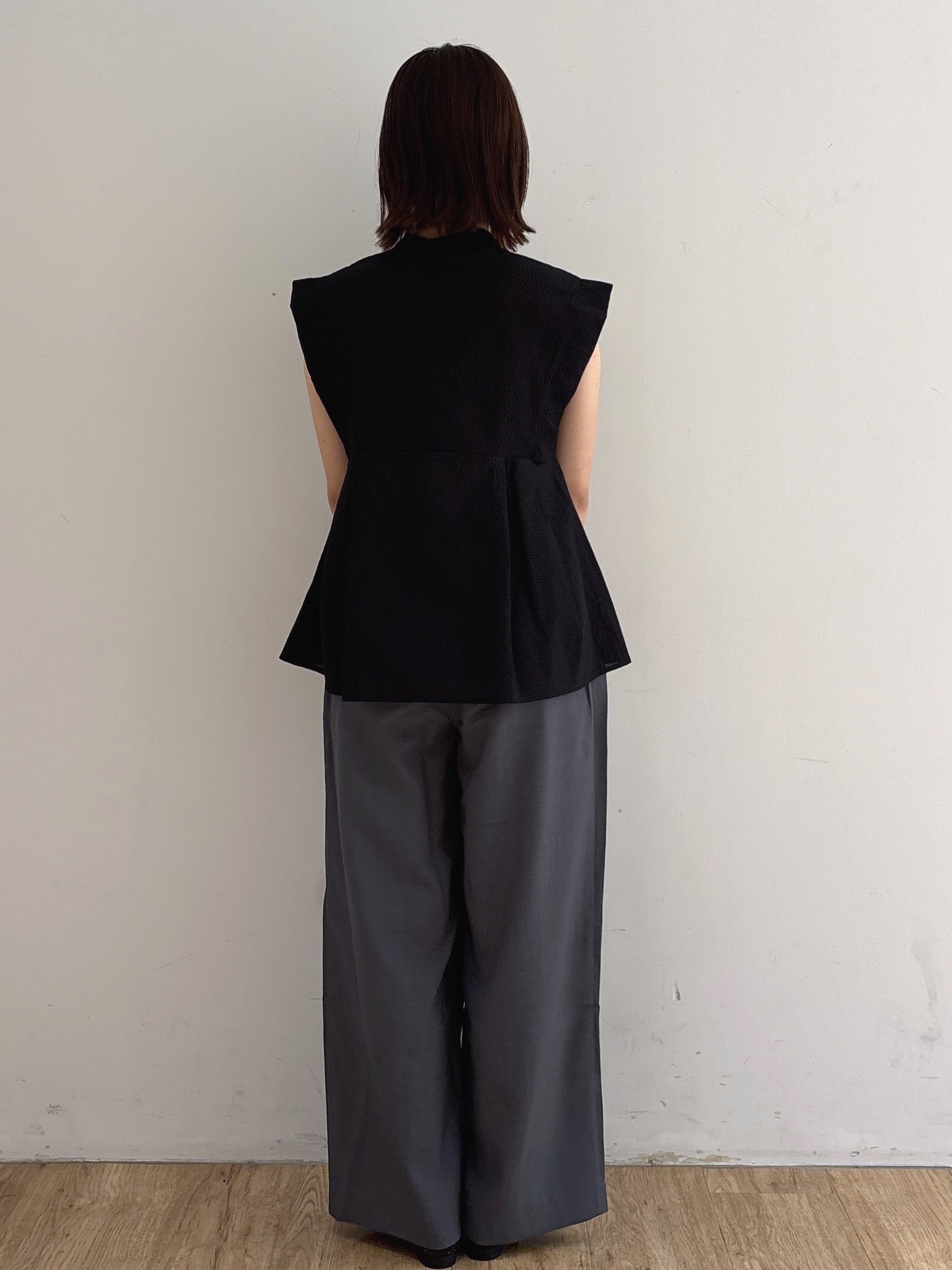 mireiさんの「OPAQUE.CLIP｜『STORY Web7月掲載』ペプラムブラウス《通気性／吸水速乾／UVケア／防シワ／洗濯機OK》」を使ったコーディネート