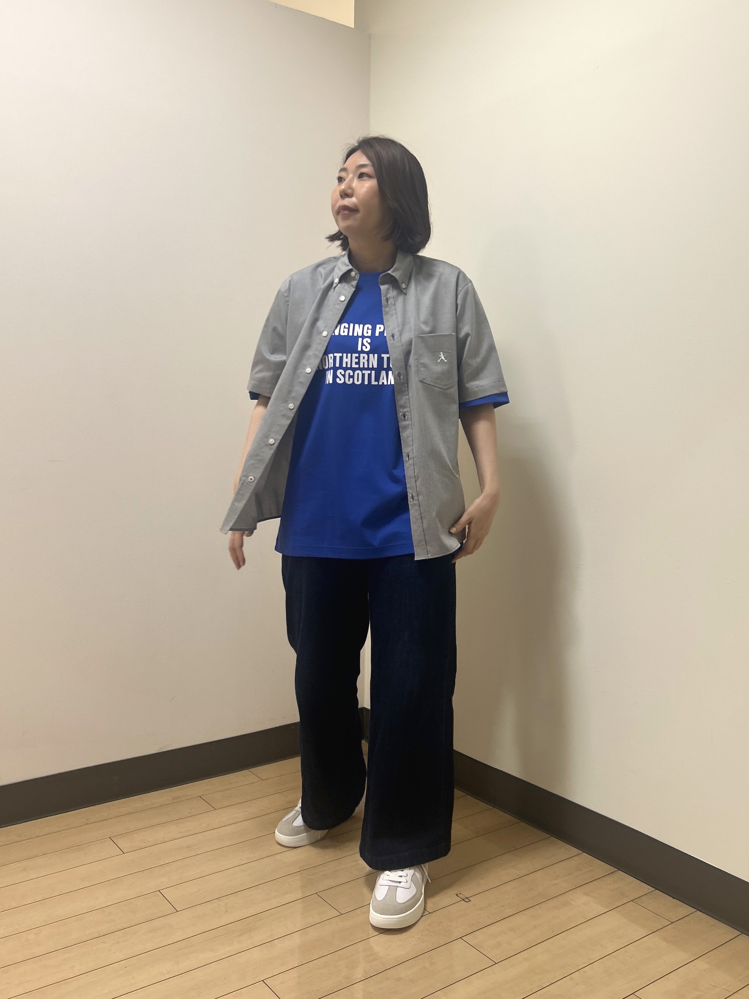 okaさんの「TAKEO KIKUCHI｜【BOWLER HAT LABEL】アイスクリアコットン バッククロスピストル 半袖Tシャツ」を使ったコーディネート