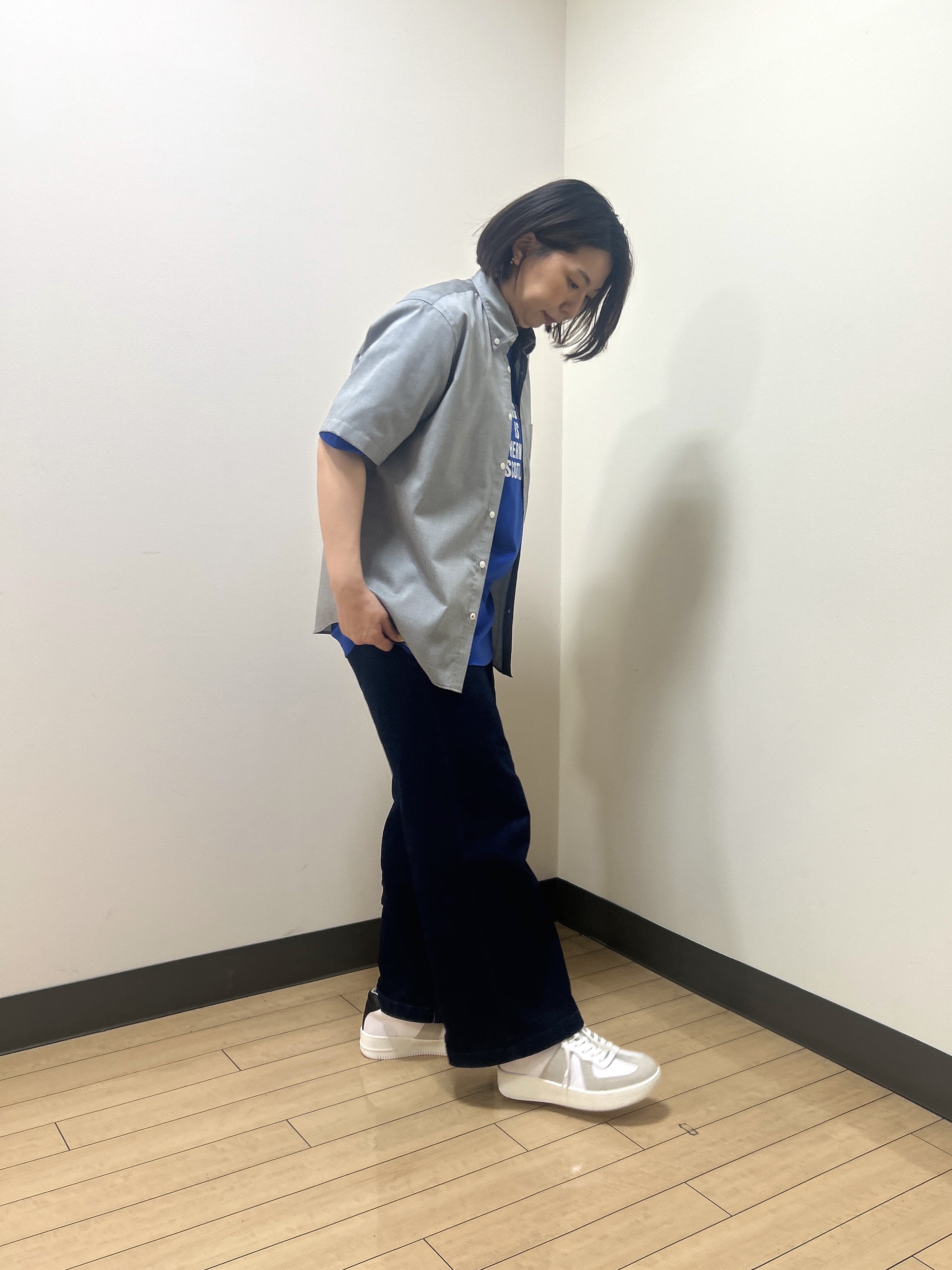 okaさんの「TAKEO KIKUCHI｜【BOWLER HAT LABEL】アイスクリアコットン バッククロスピストル 半袖Tシャツ」を使ったコーディネート
