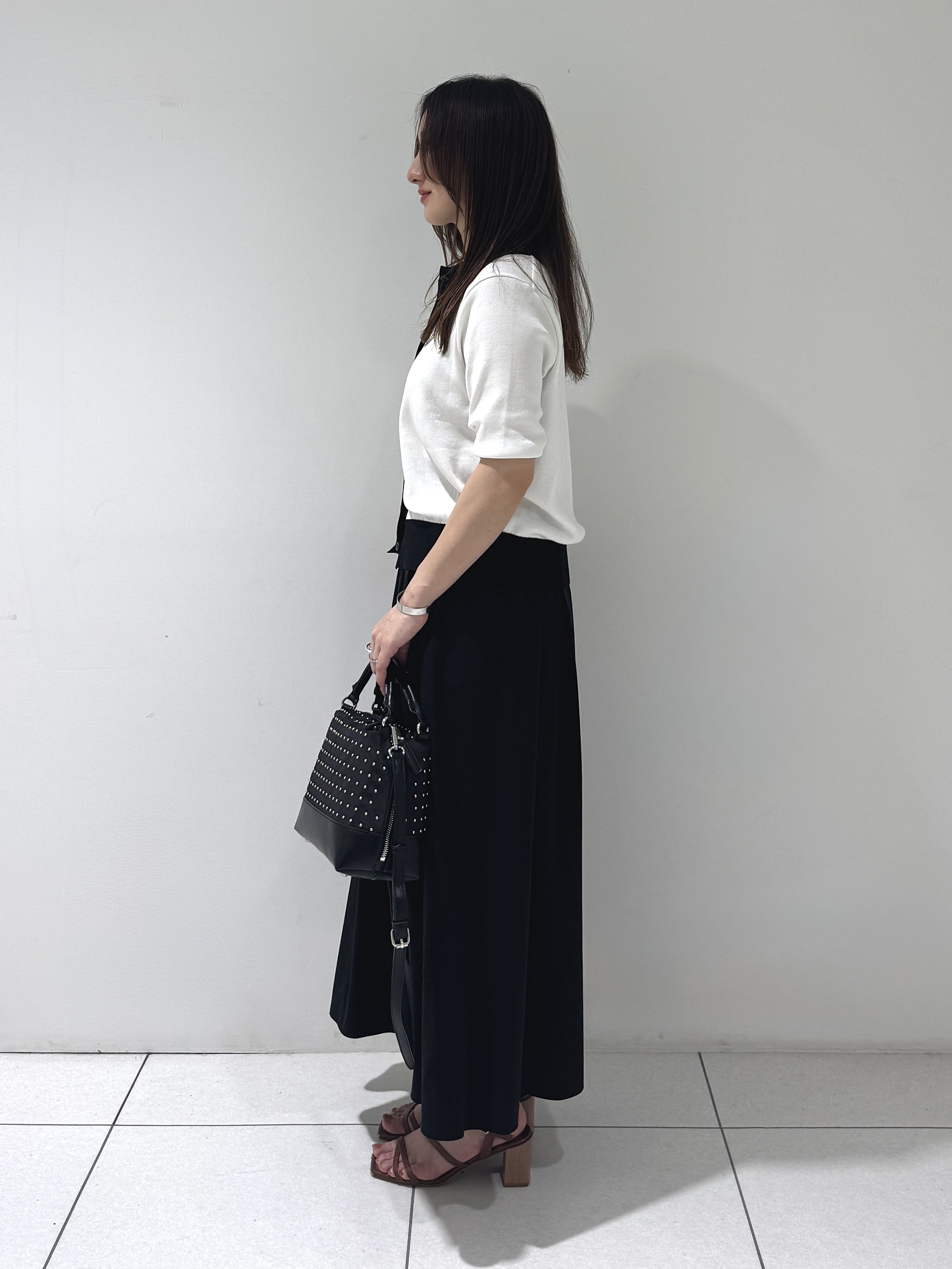 そんさんの「INDIVI｜【バイカラー】衿付きシャツ風ニット」を使ったコーディネート