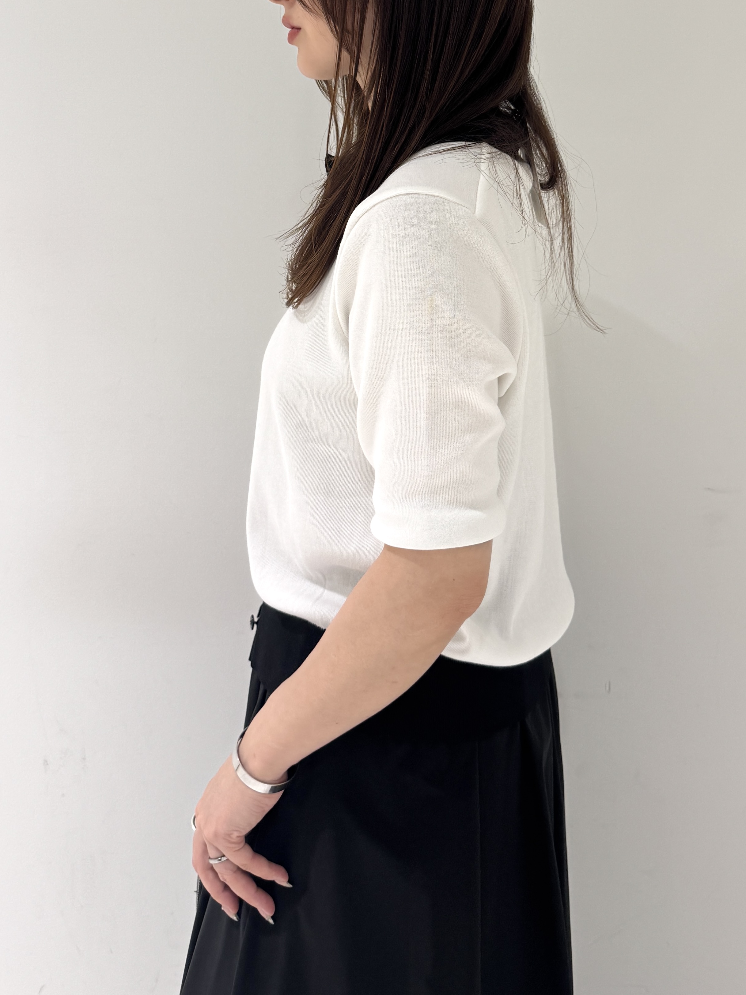そんさんの「INDIVI｜【バイカラー】衿付きシャツ風ニット」を使ったコーディネート