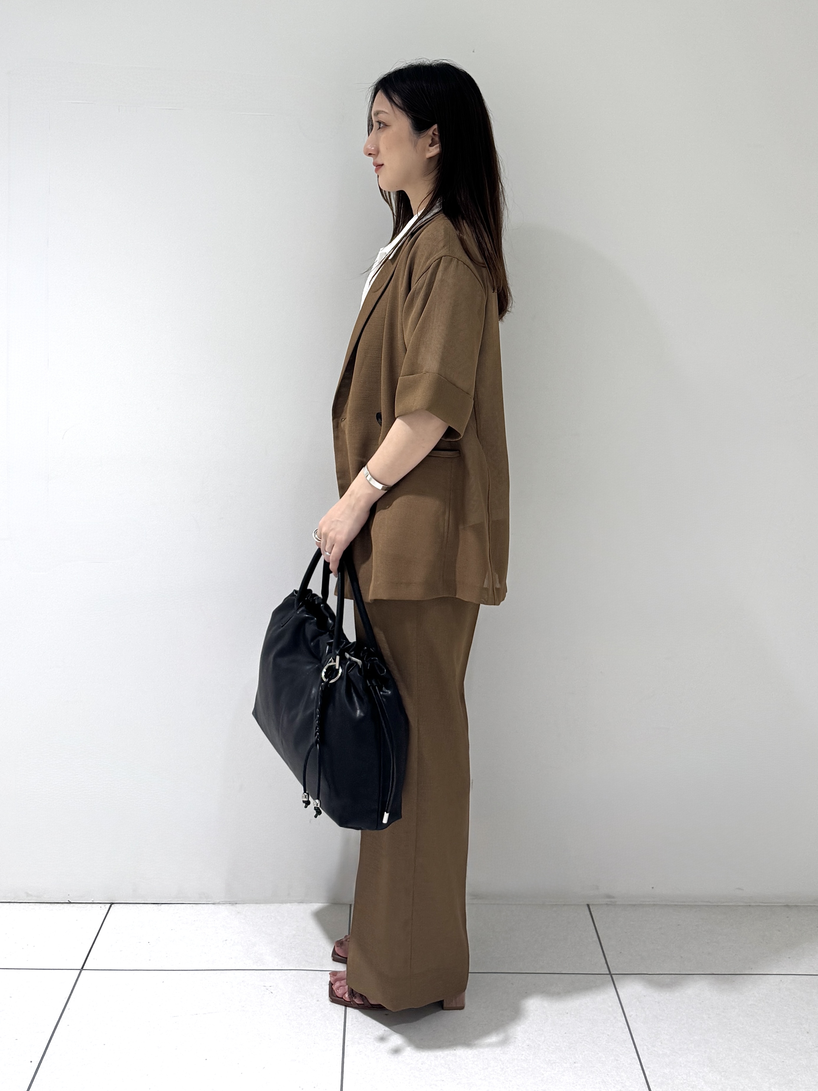 そんさんの「INDIVI｜【洗える／メッシュ素材／SETUP可能】半袖シアージャケット」を使ったコーディネート