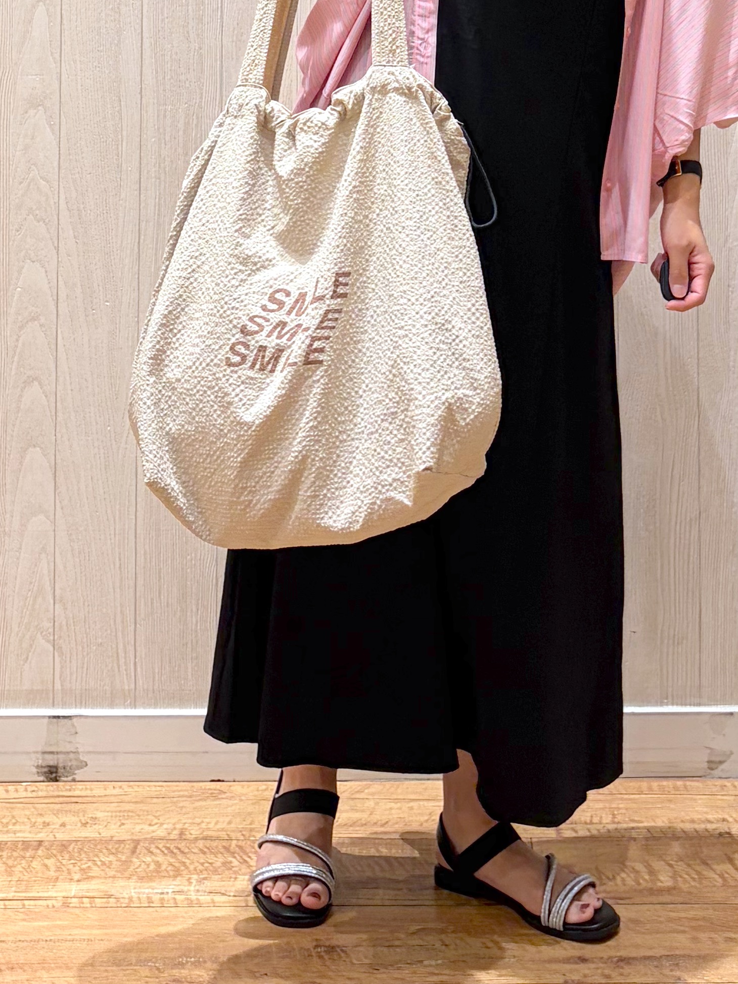 shirayuuuさんの「SHOO･LA･RUE｜【洗濯機可/体型カバー】二の腕隠れる ゆるっとドルマンバンドカラーシャツ」を使ったコーディネート